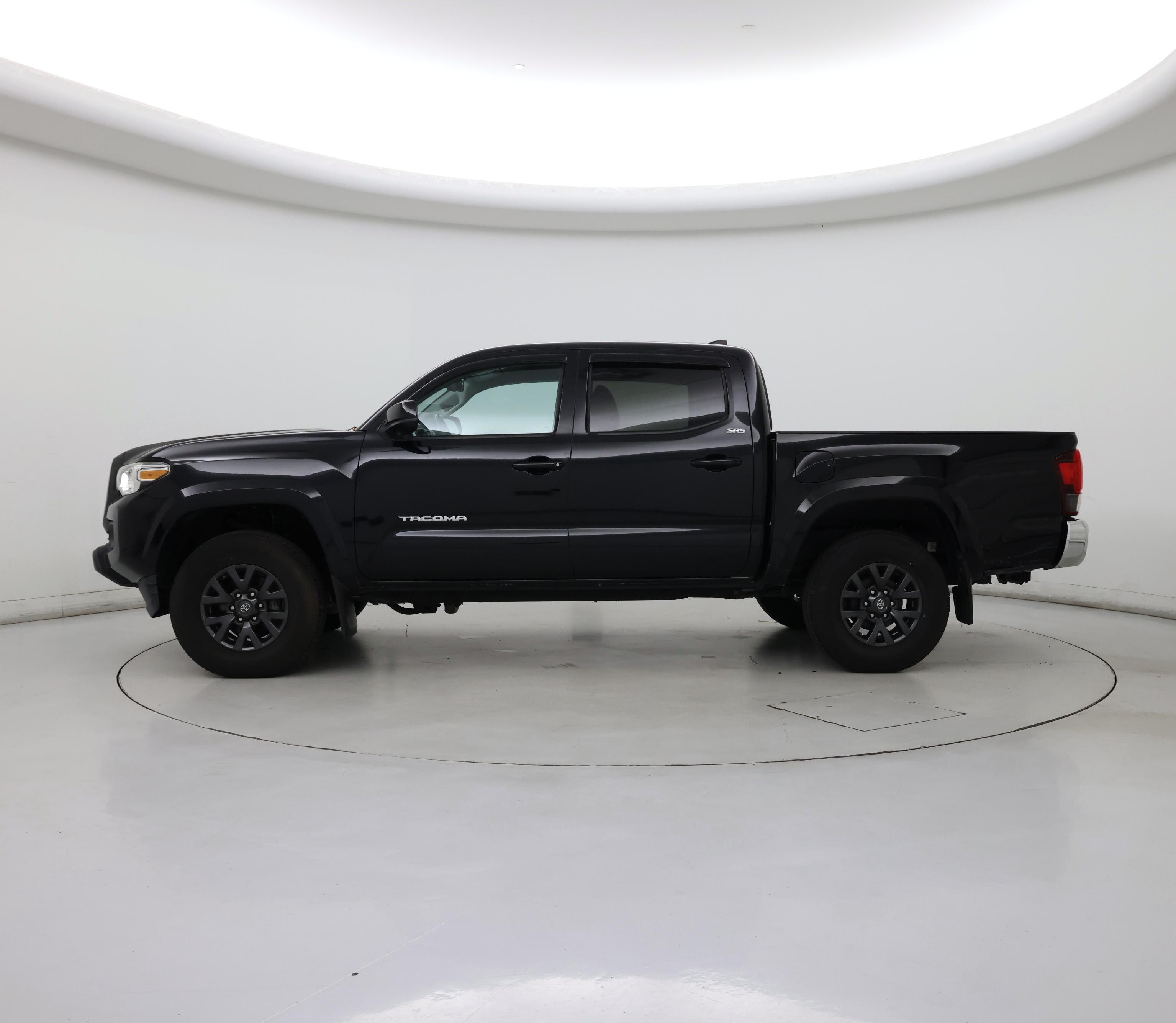 Thumbnail: 2019 Toyota Tacoma - 3