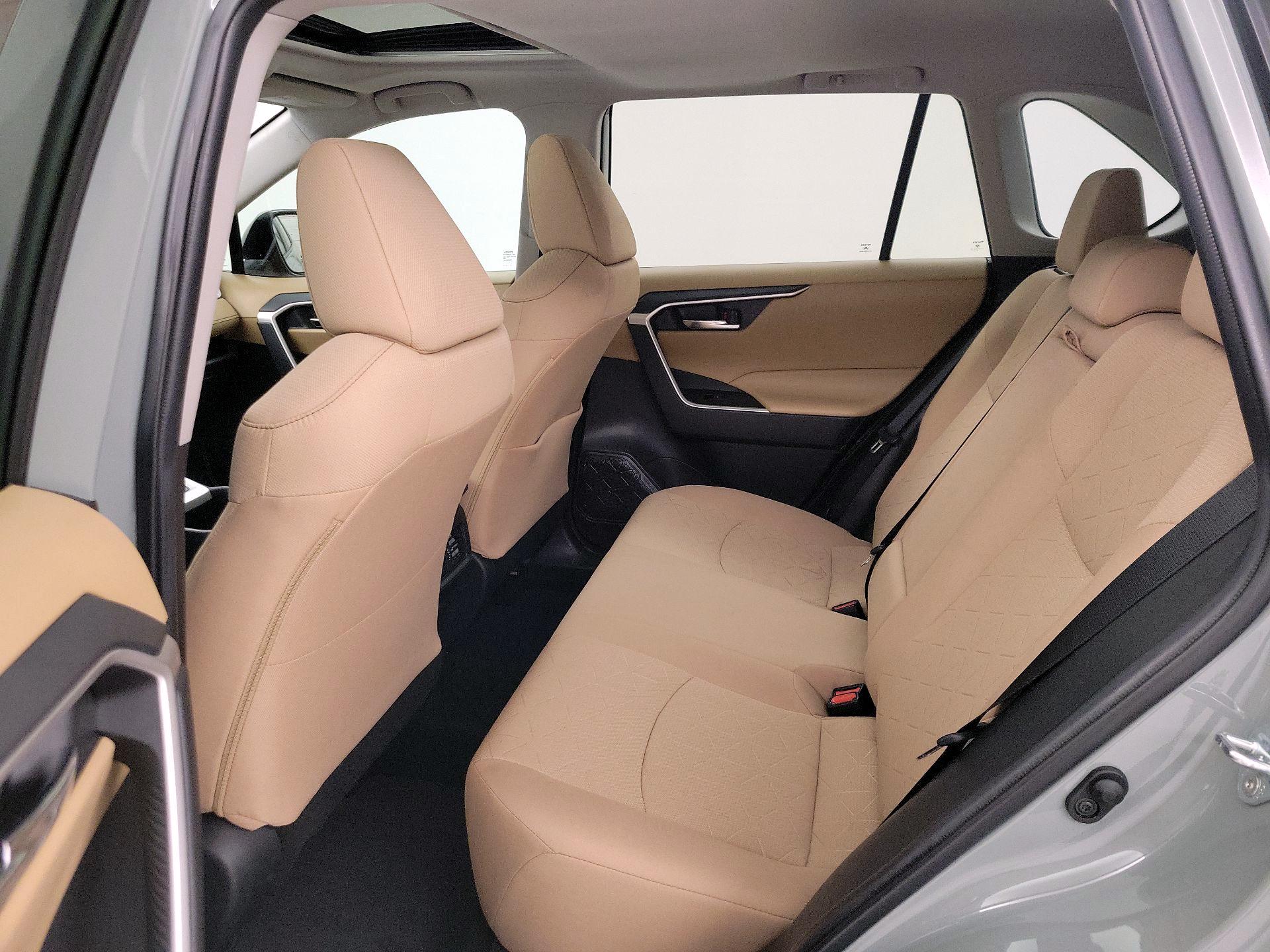 Thumbnail: 2022 Toyota RAV4 - 20