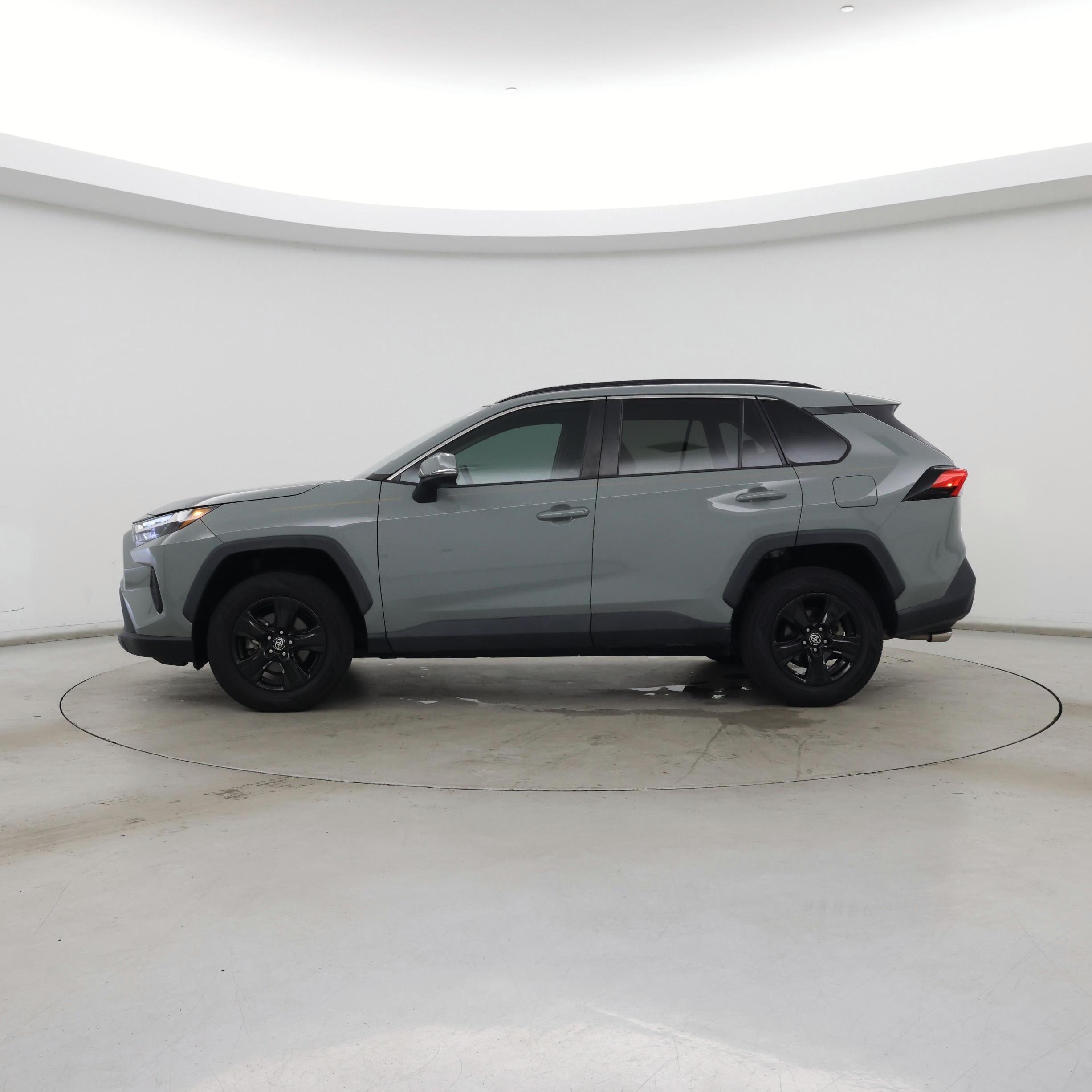 Thumbnail: 2022 Toyota RAV4 - 3