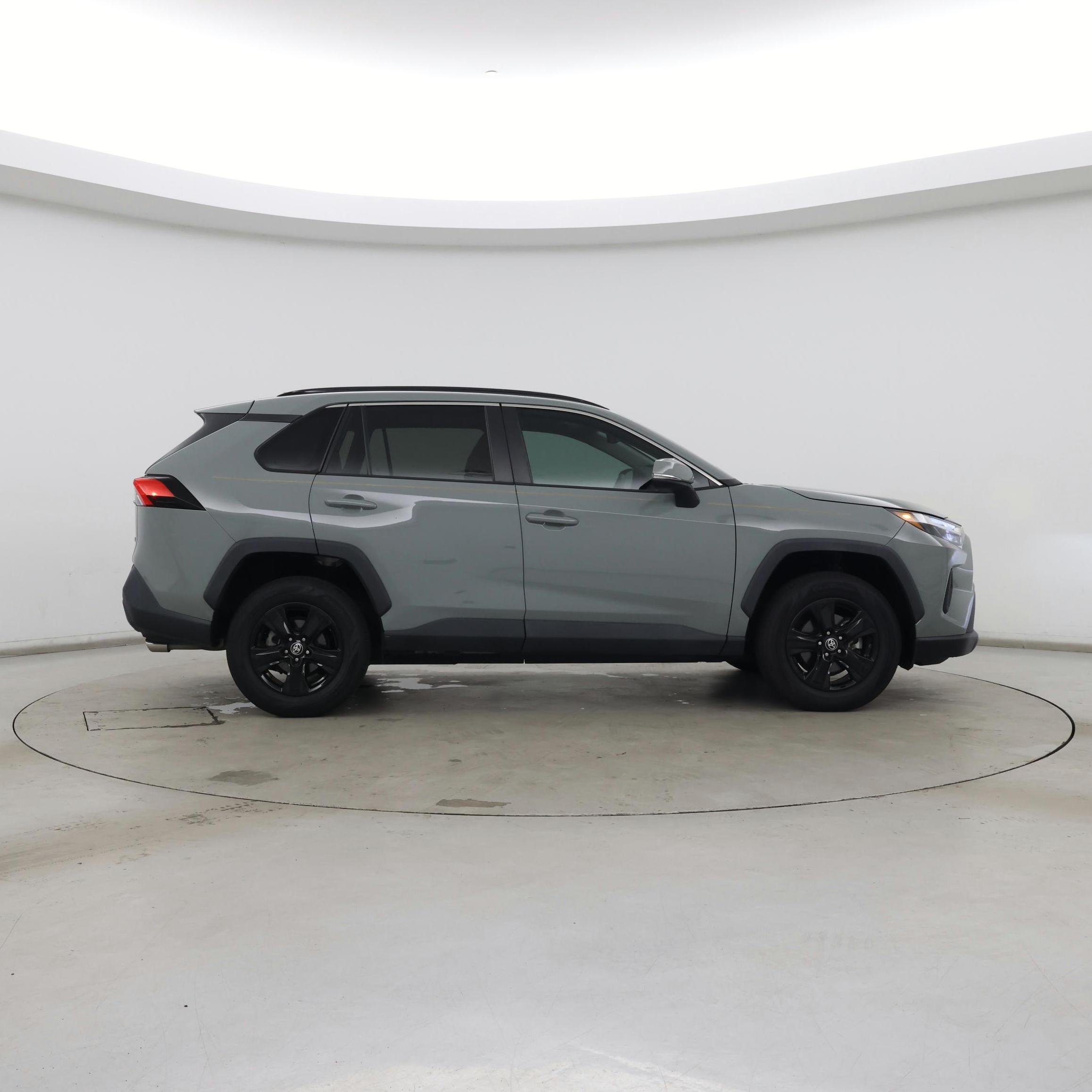 Thumbnail: 2022 Toyota RAV4 - 7