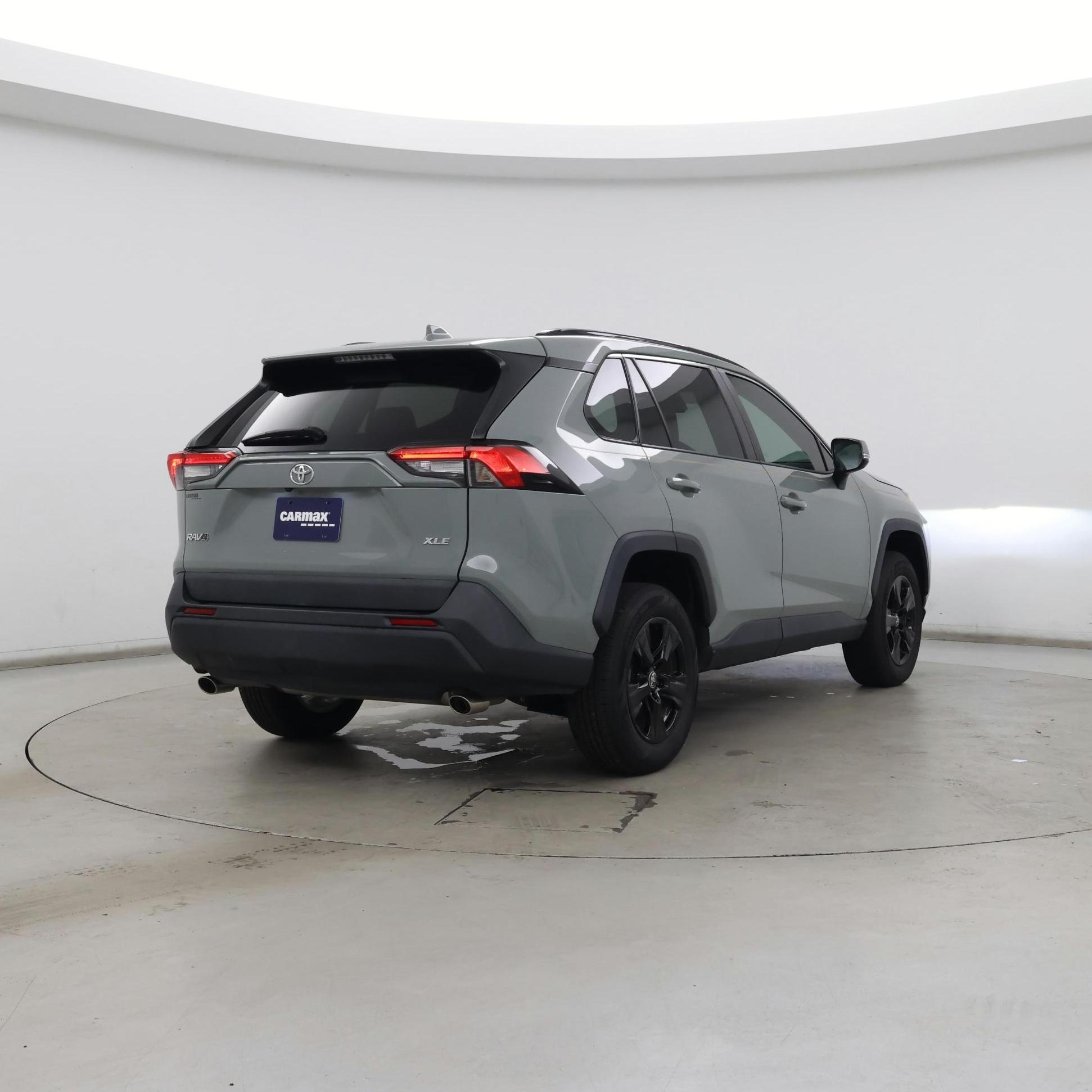 Thumbnail: 2022 Toyota RAV4 - 8