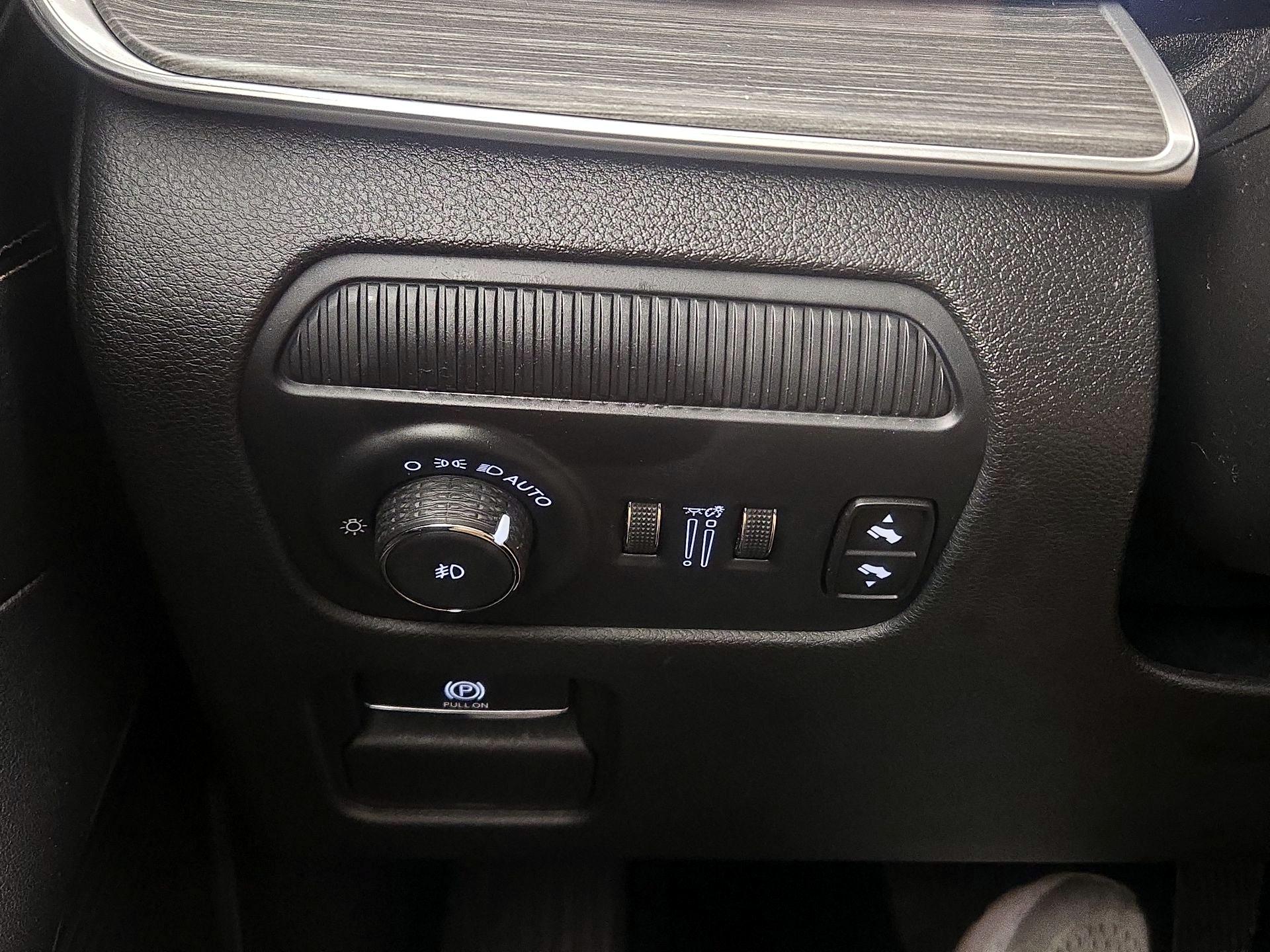 Thumbnail: 2024 Jeep Wagoneer - 13