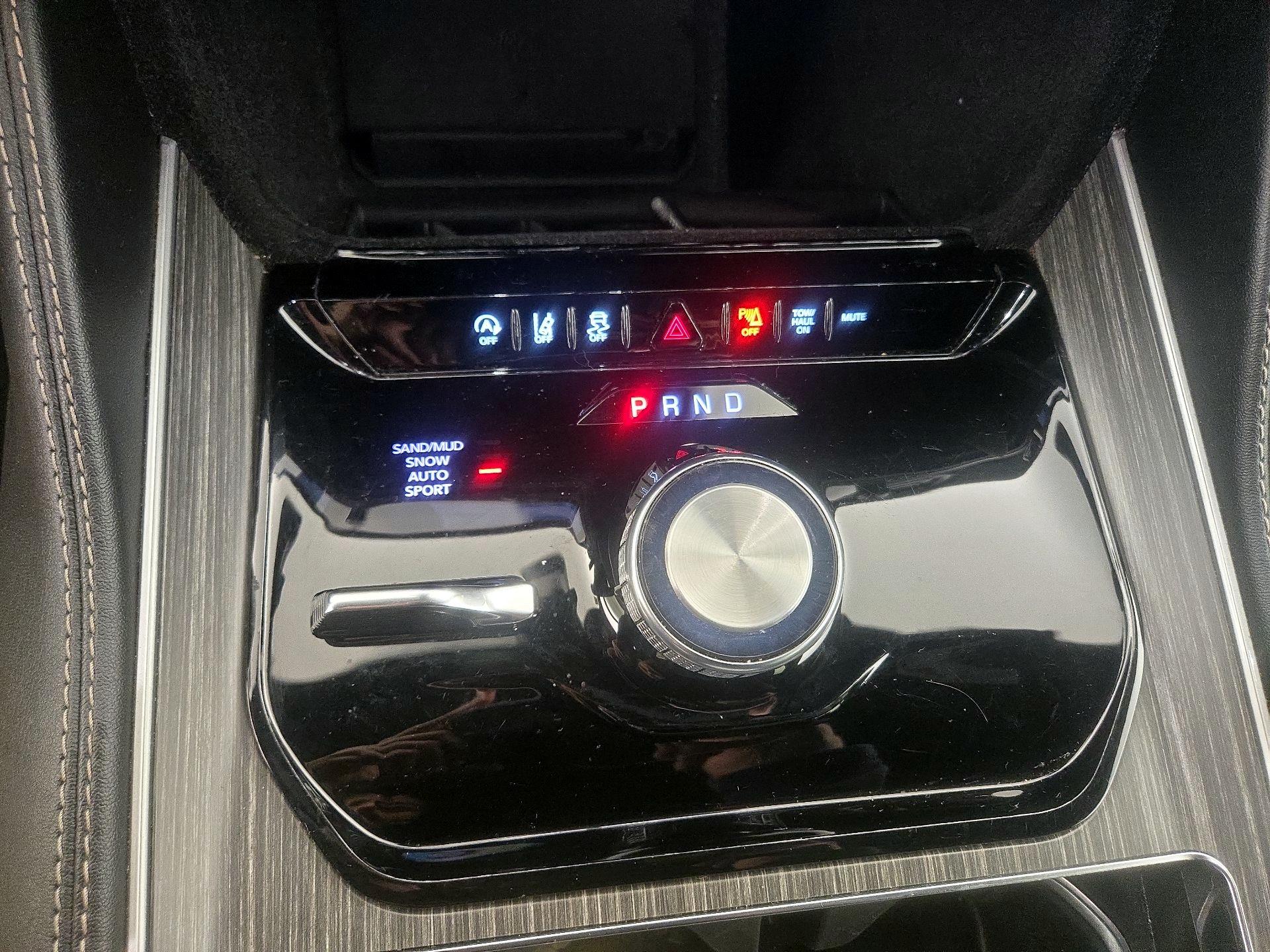 Thumbnail: 2024 Jeep Wagoneer - 18