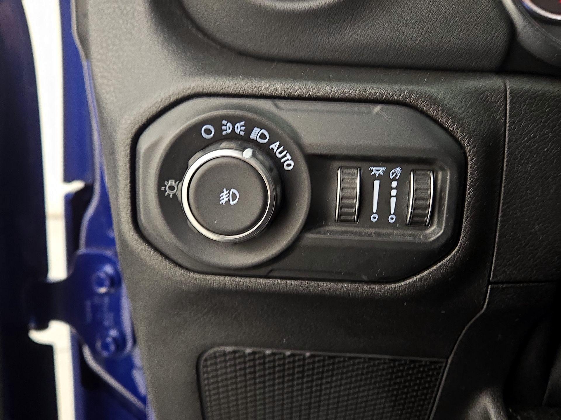 Thumbnail: 2020 Jeep Wrangler - 13