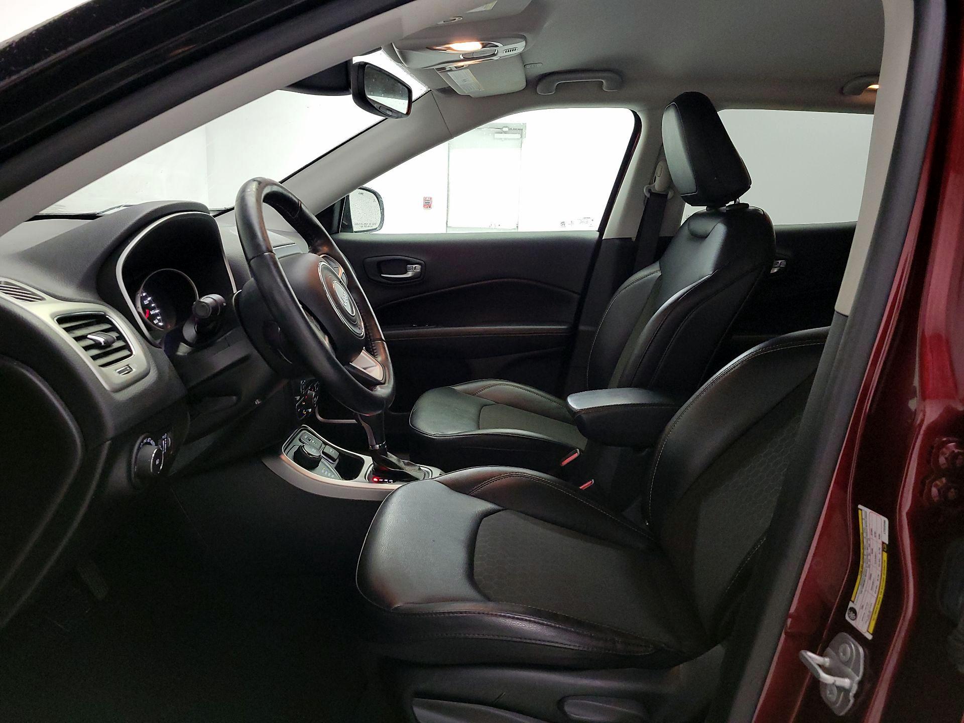 Thumbnail: 2020 Jeep Compass - 11