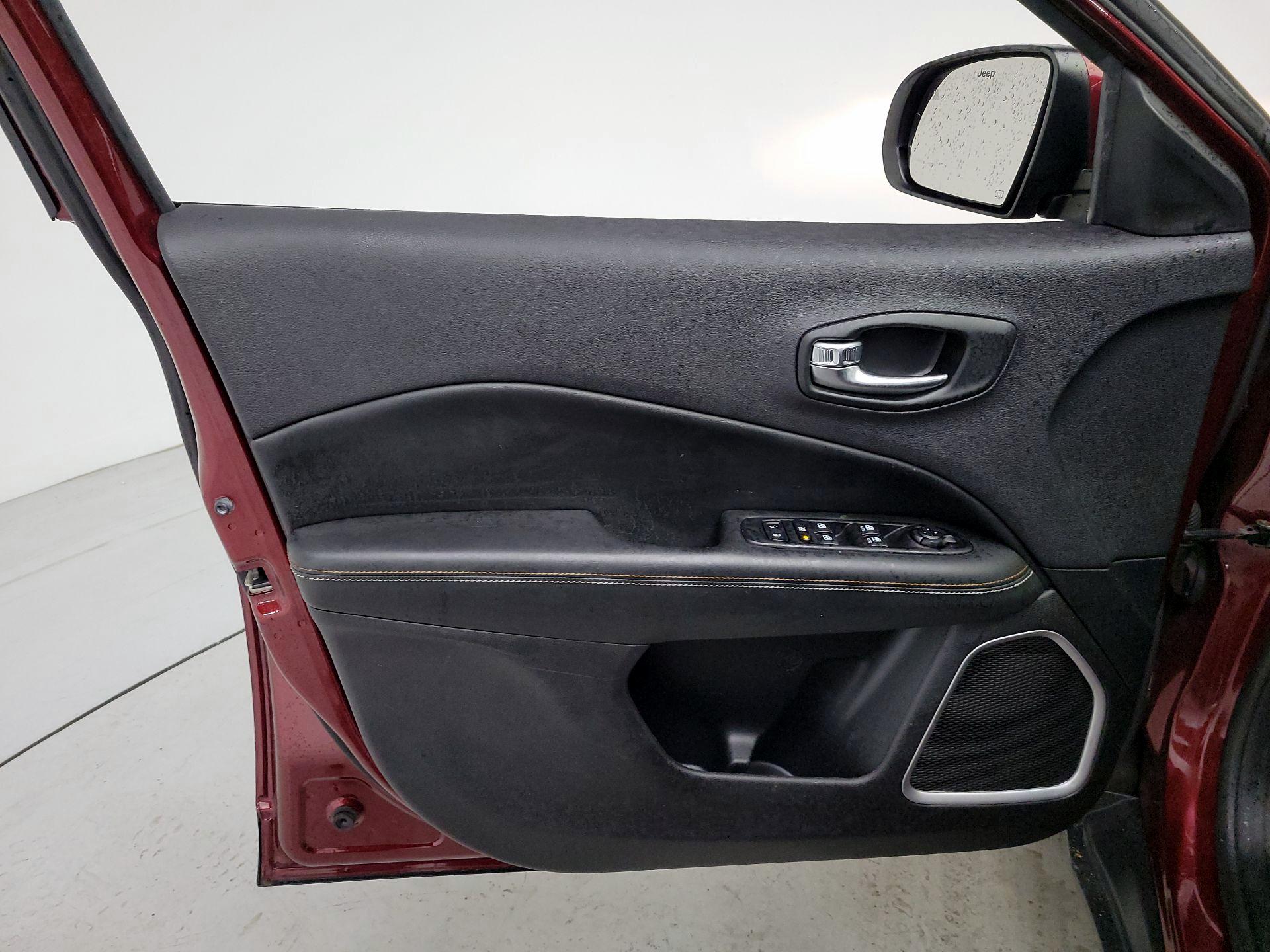 Thumbnail: 2020 Jeep Compass - 12