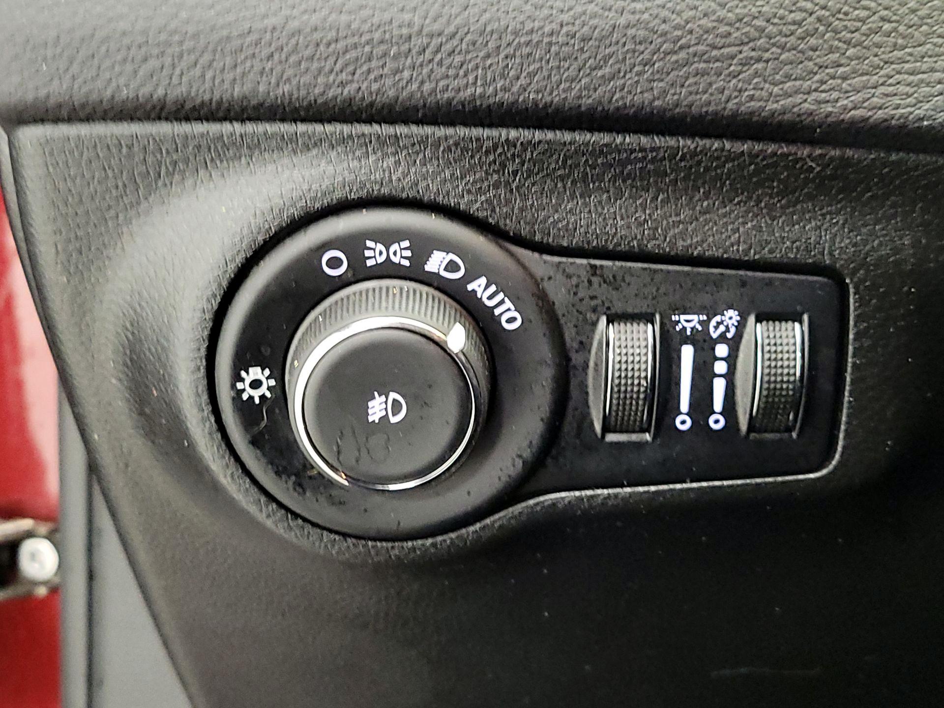 Thumbnail: 2020 Jeep Compass - 13