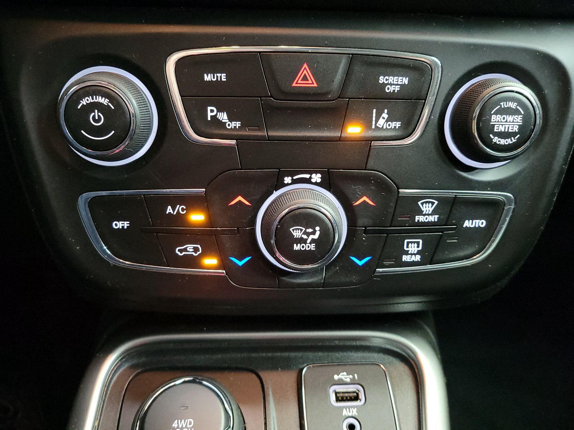 Thumbnail: 2020 Jeep Compass - 16