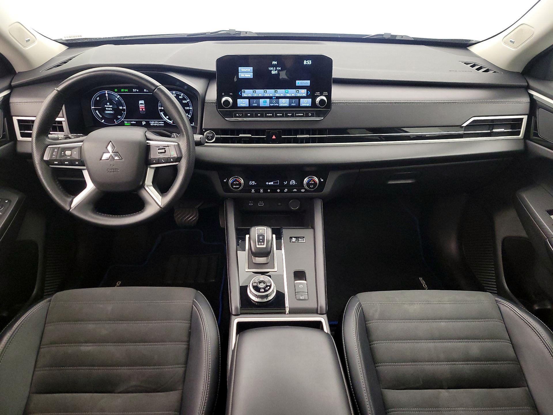 Thumbnail: 2023 Mitsubishi Outlander - 9