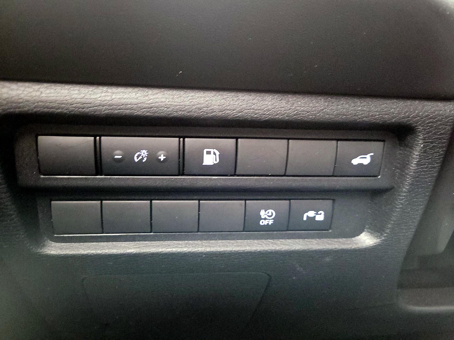 Thumbnail: 2023 Mitsubishi Outlander - 13