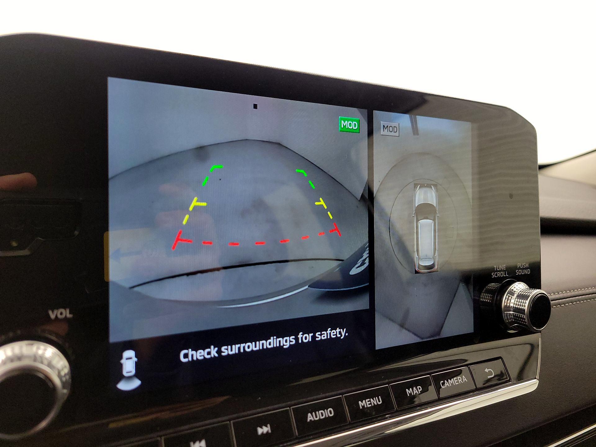 Thumbnail: 2023 Mitsubishi Outlander - 15