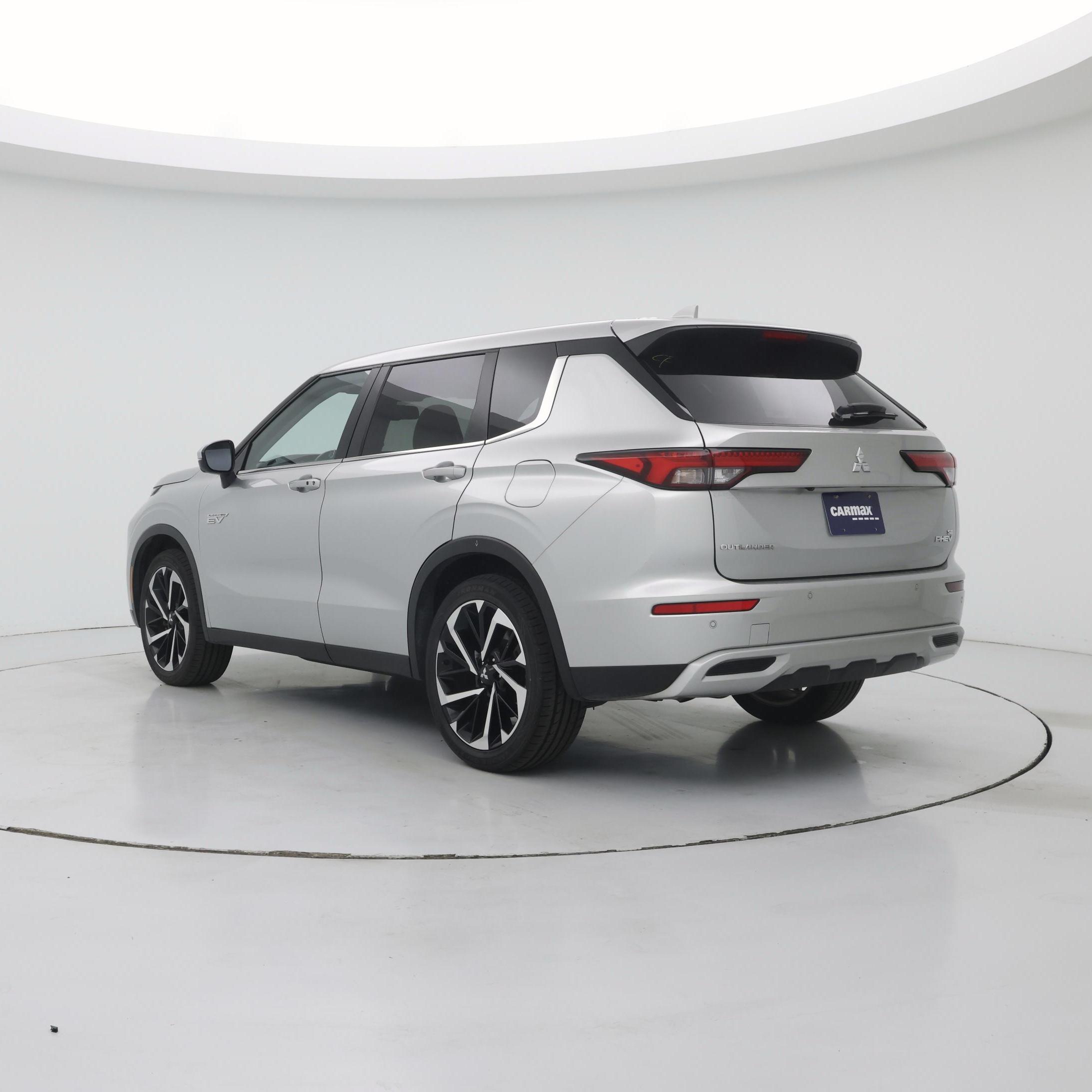 Thumbnail: 2023 Mitsubishi Outlander - 2