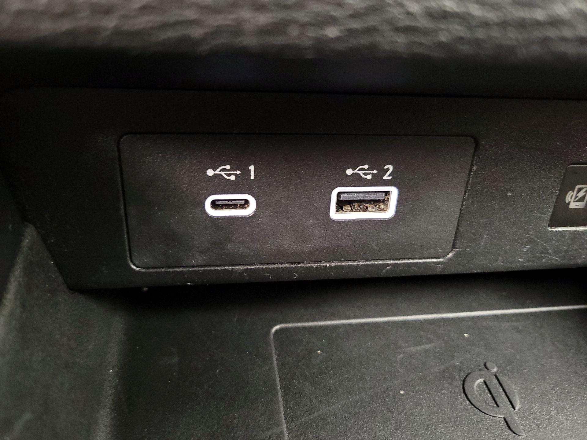 Thumbnail: 2023 Mitsubishi Outlander - 19