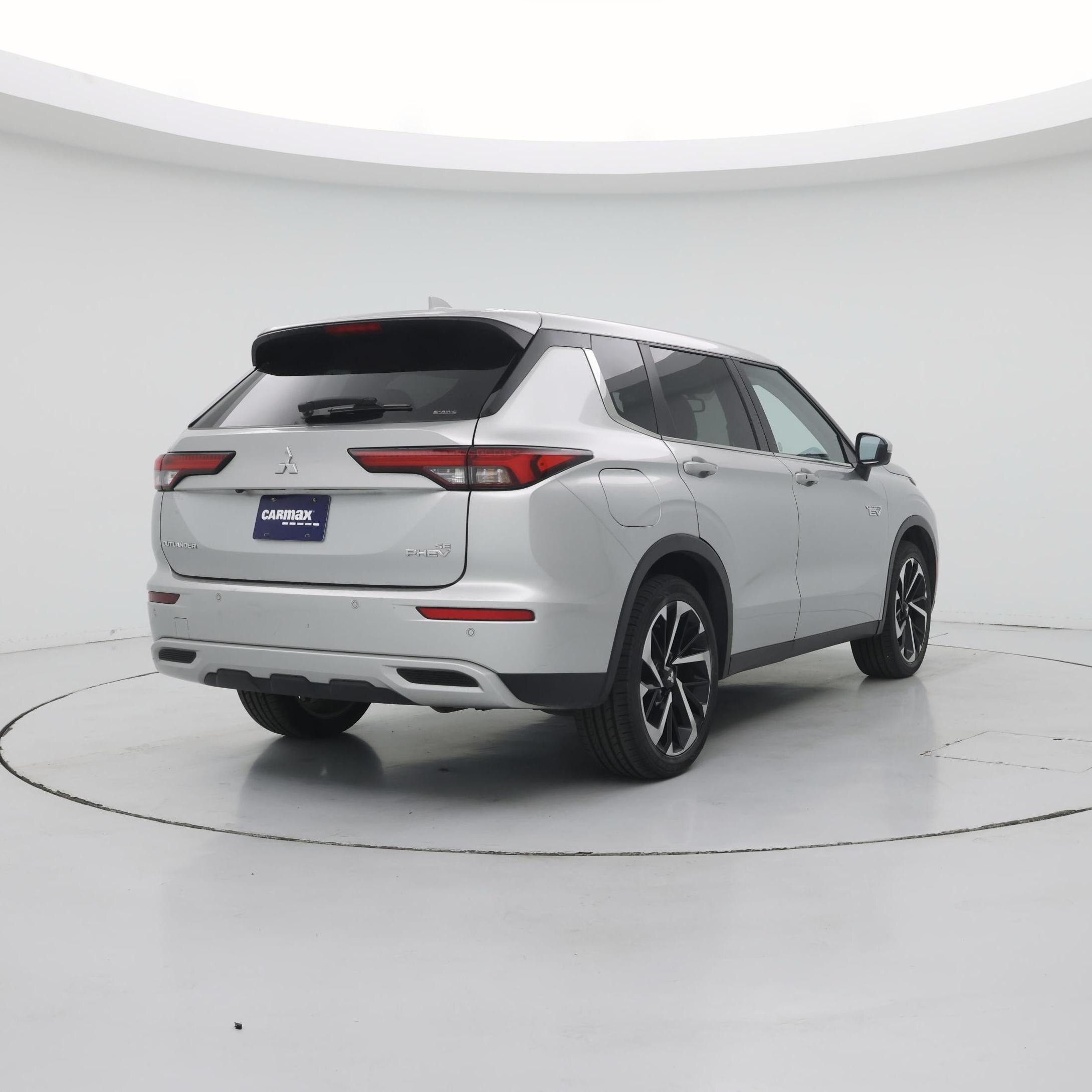 Thumbnail: 2023 Mitsubishi Outlander - 8