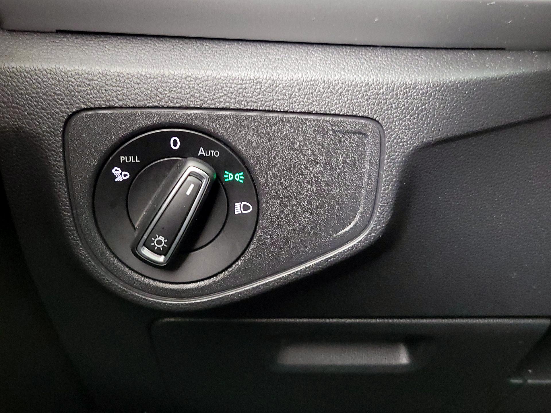 Thumbnail: 2021 Volkswagen Atlas - 13