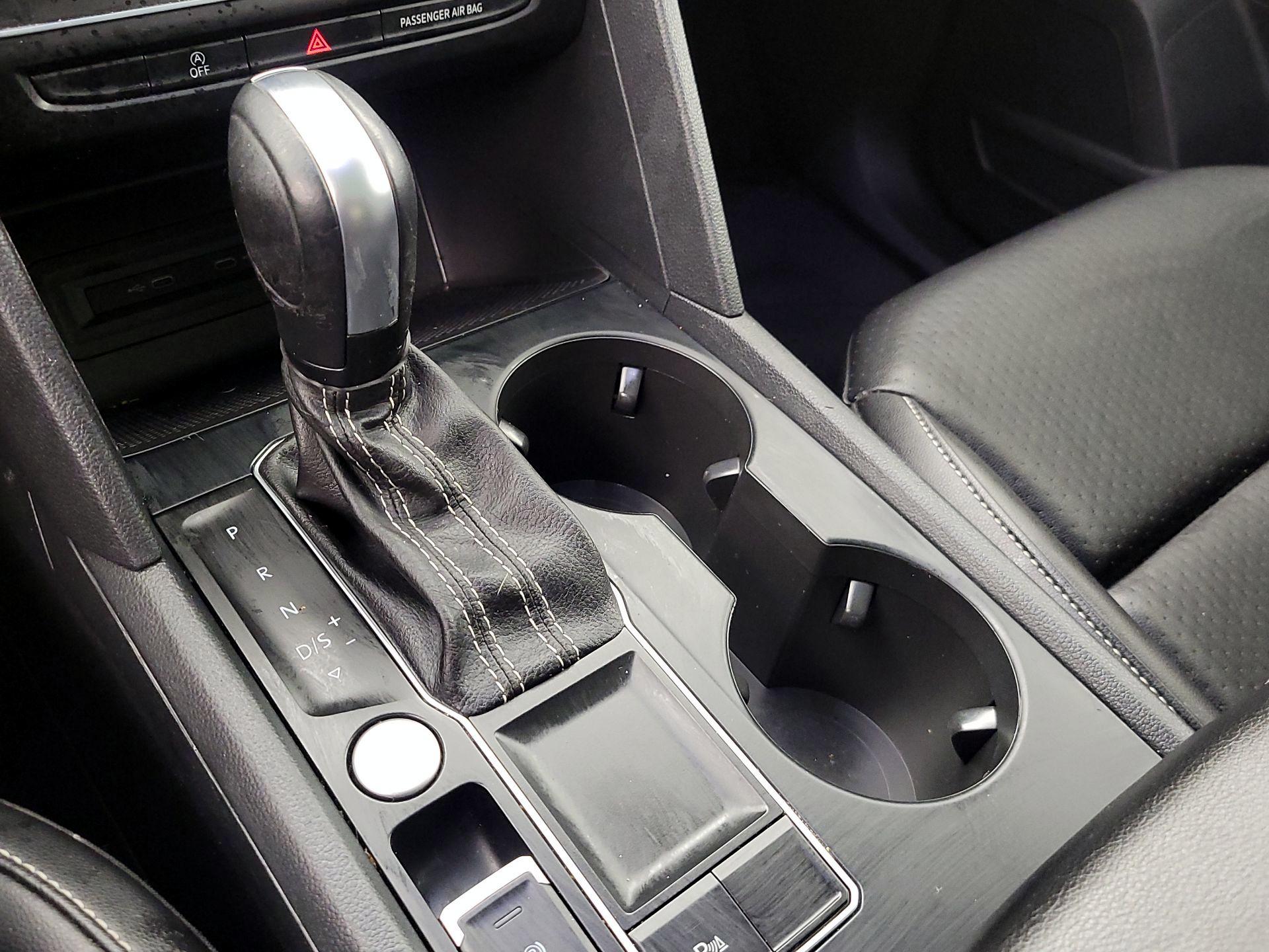 Thumbnail: 2021 Volkswagen Atlas - 17