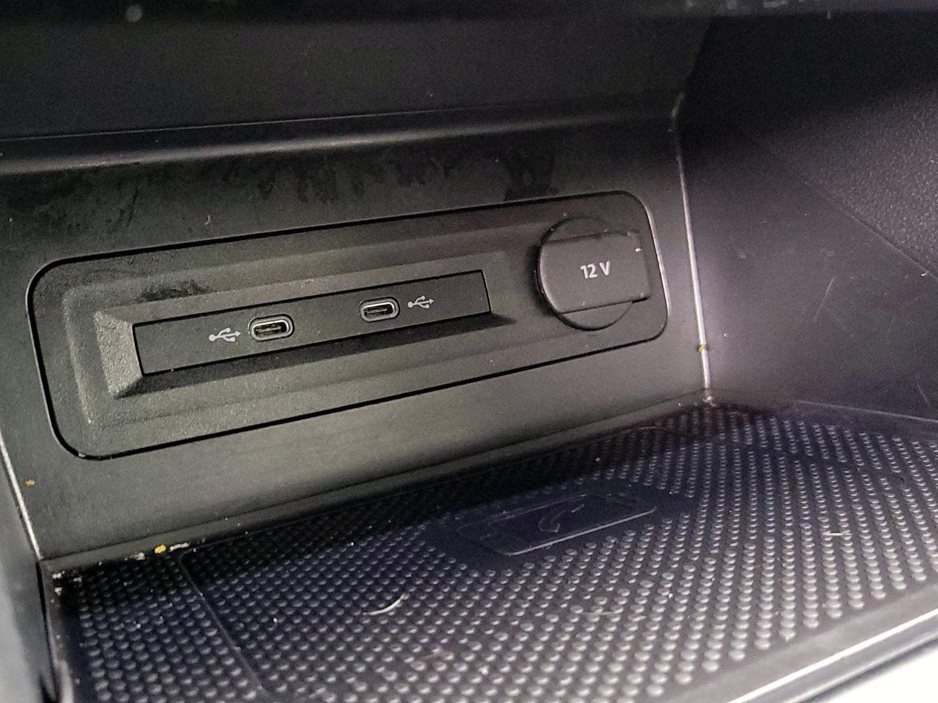 Thumbnail: 2021 Volkswagen Atlas - 18