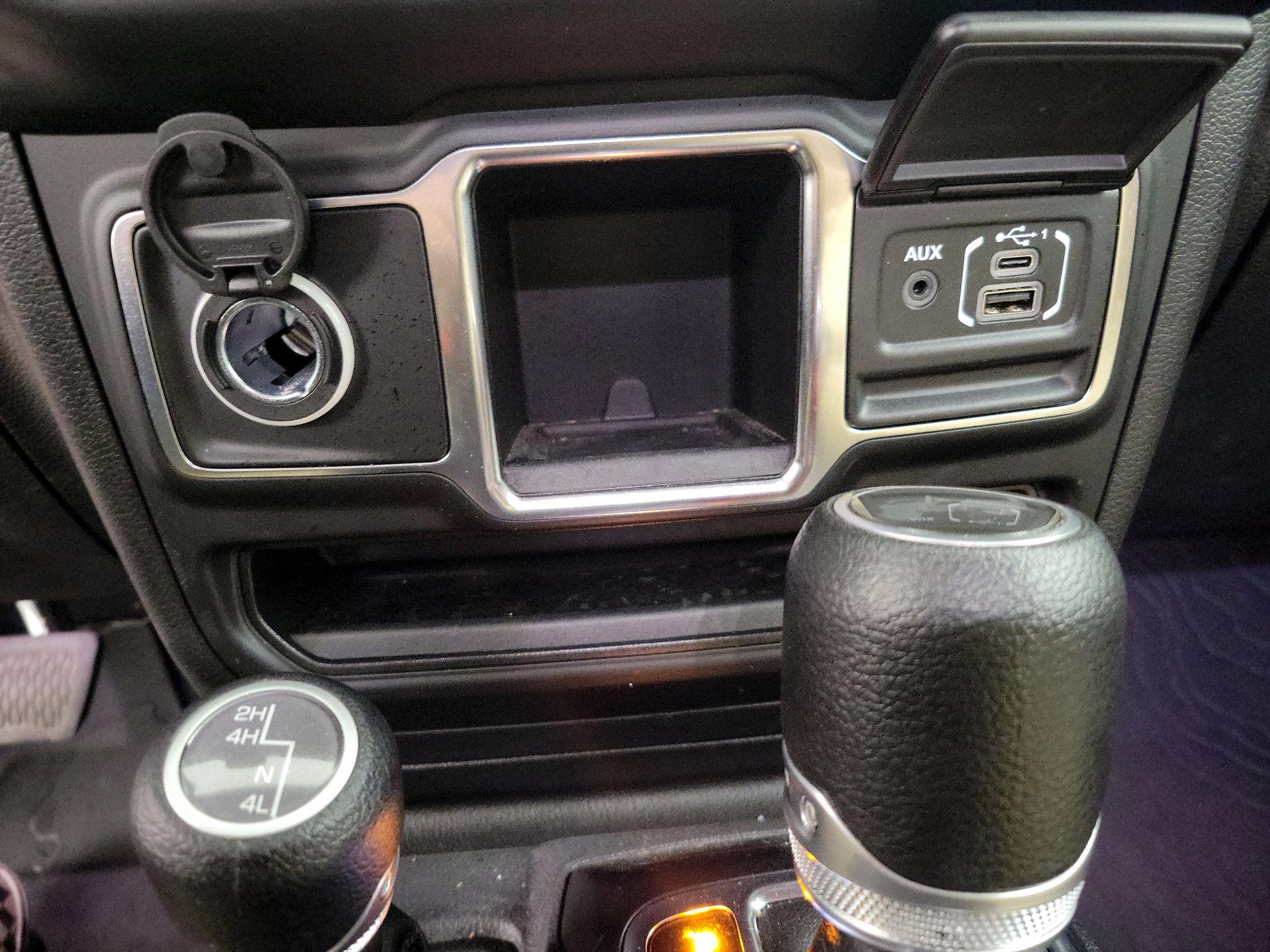 Thumbnail: 2022 Jeep Wrangler - 18