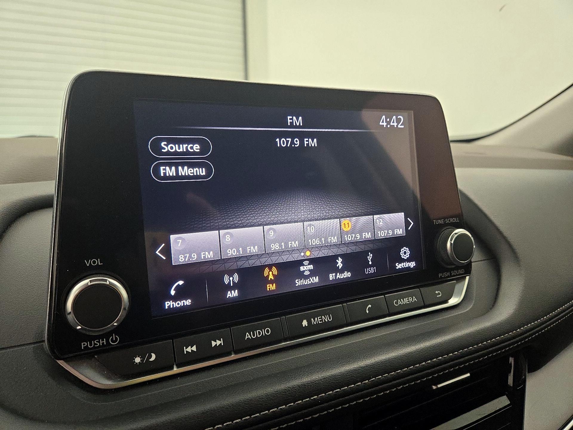 Thumbnail: 2022 Nissan Rogue - 15