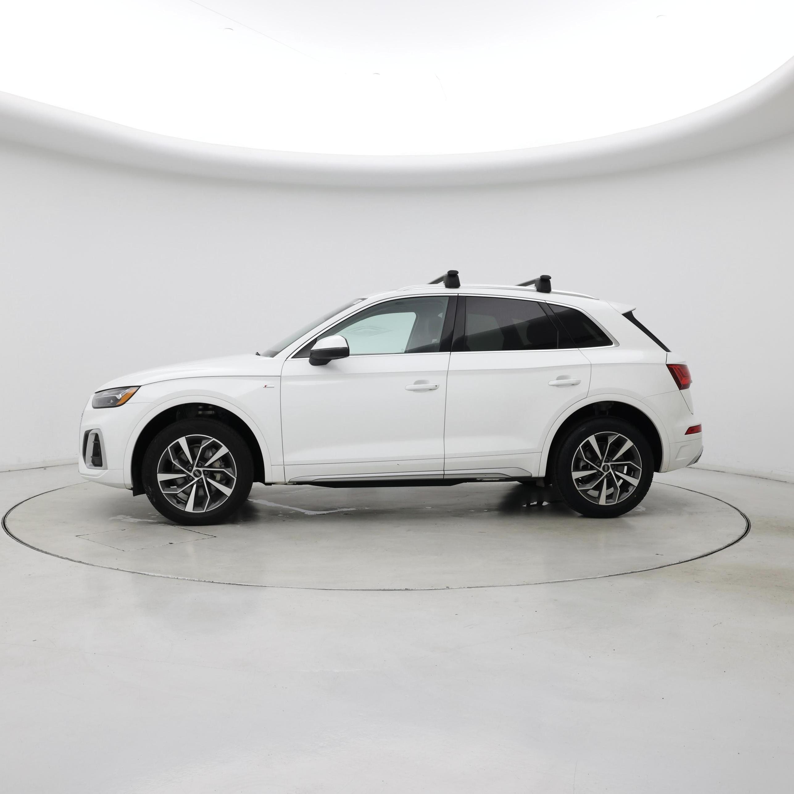 Thumbnail: 2023 Audi Q5 - 3