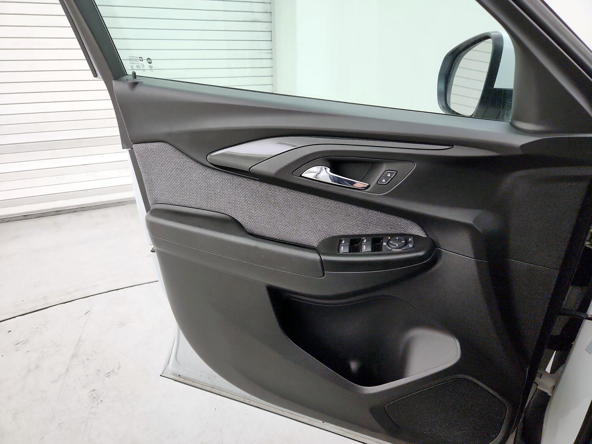 Thumbnail: 2023 Chevrolet TrailBlazer - 12