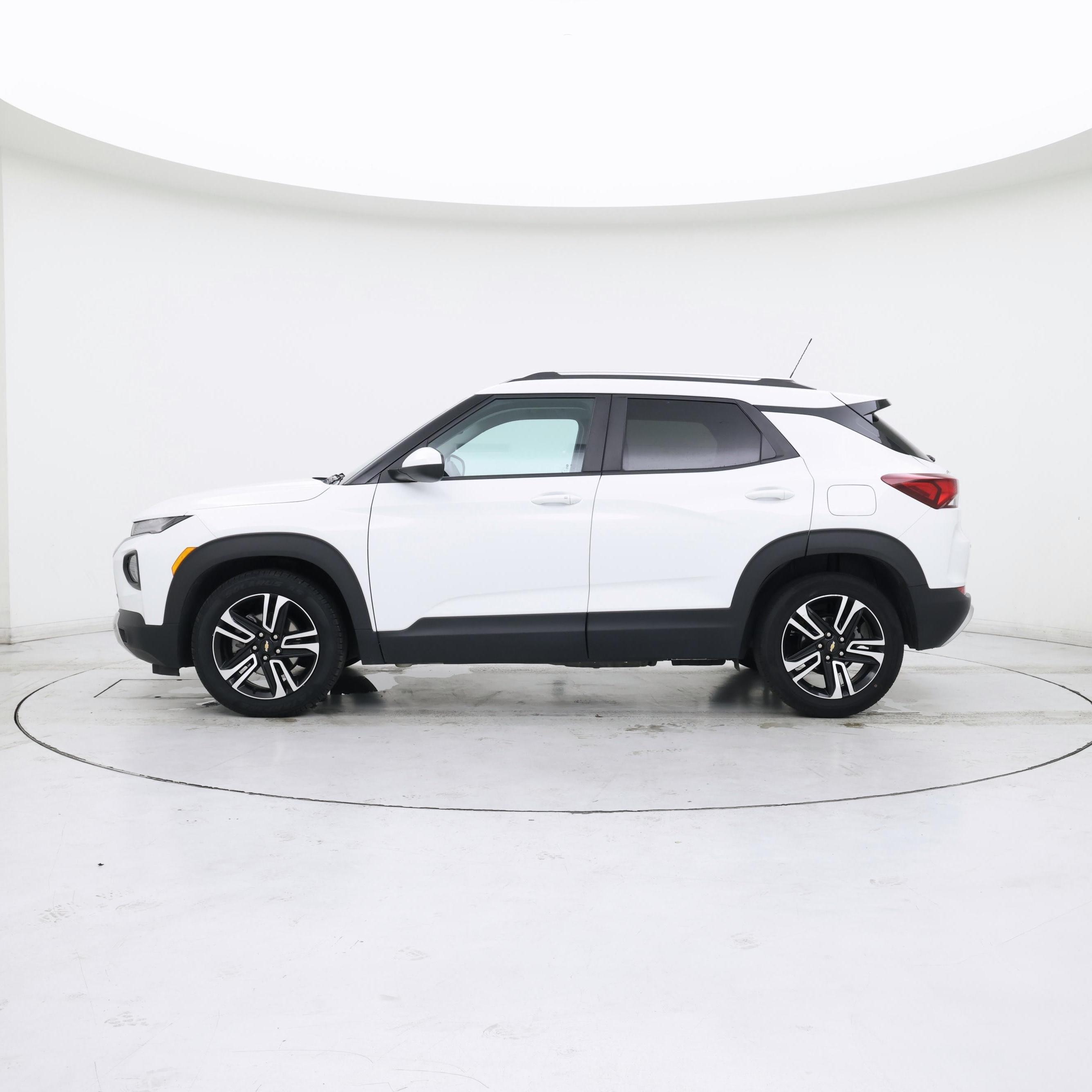 Thumbnail: 2023 Chevrolet TrailBlazer - 3