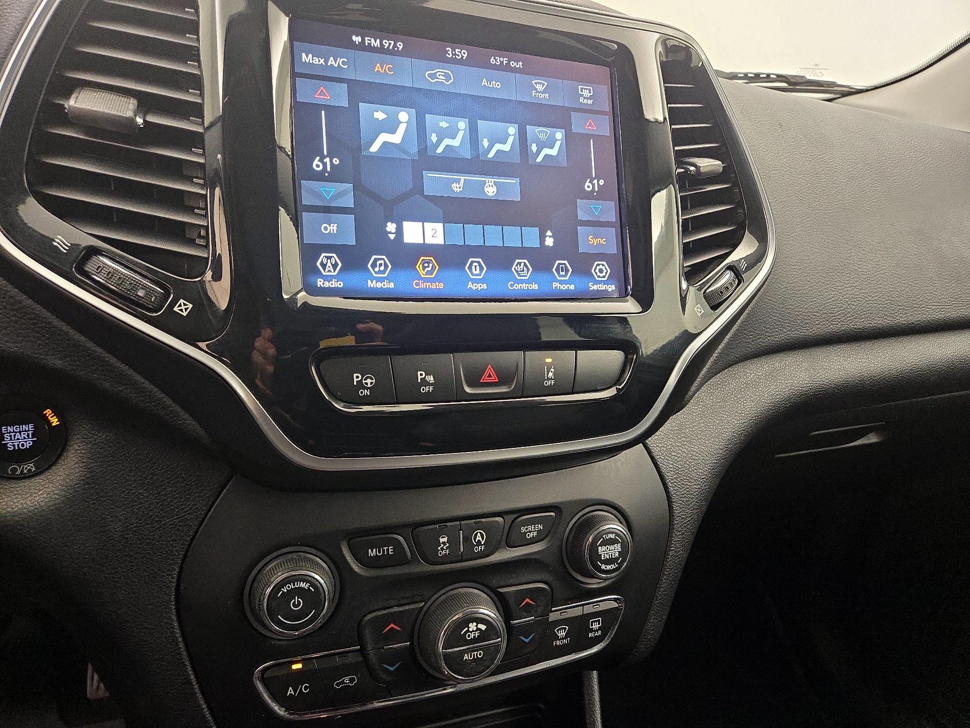 Thumbnail: 2021 Jeep Cherokee - 16