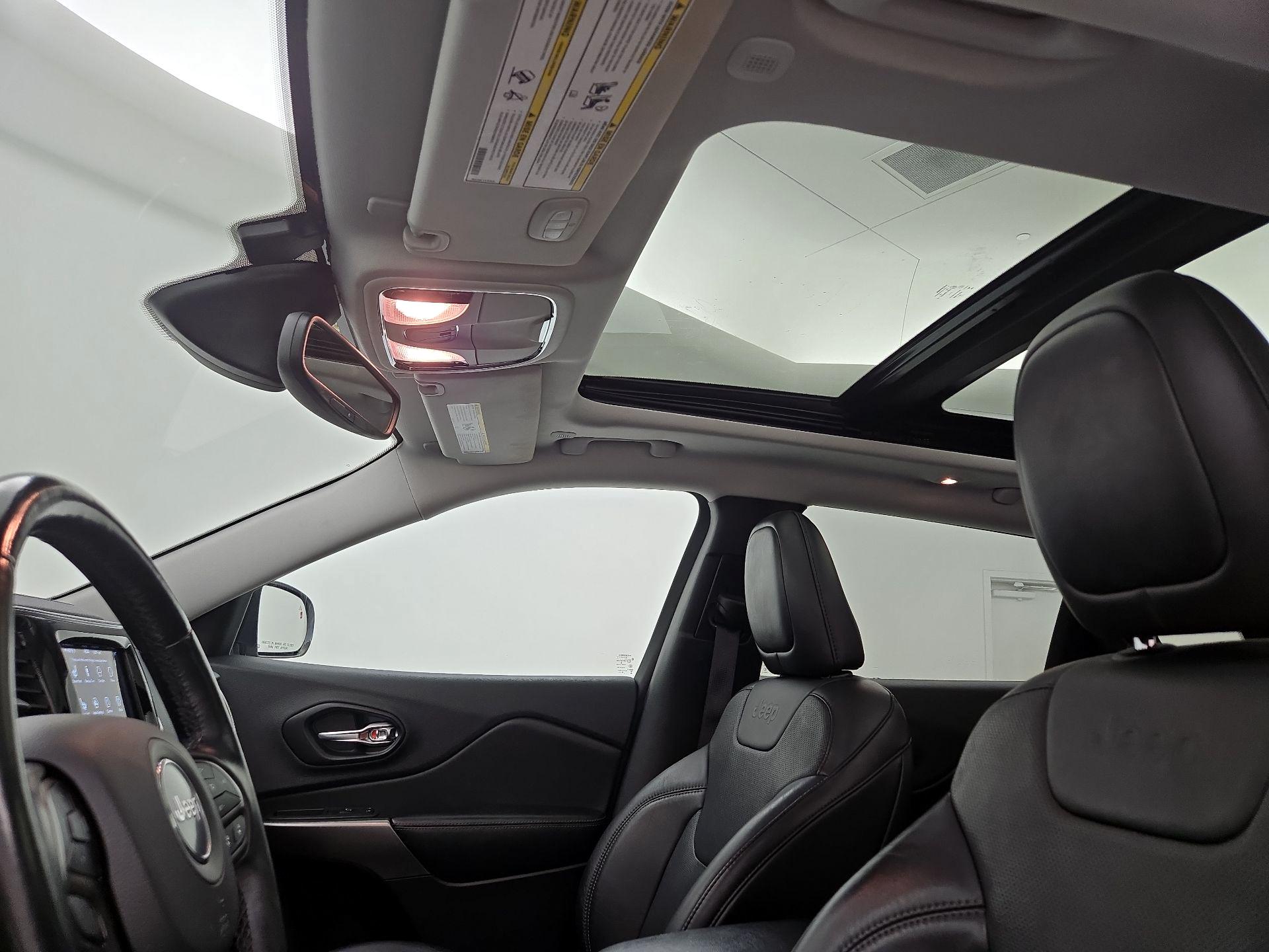 Thumbnail: 2021 Jeep Cherokee - 19