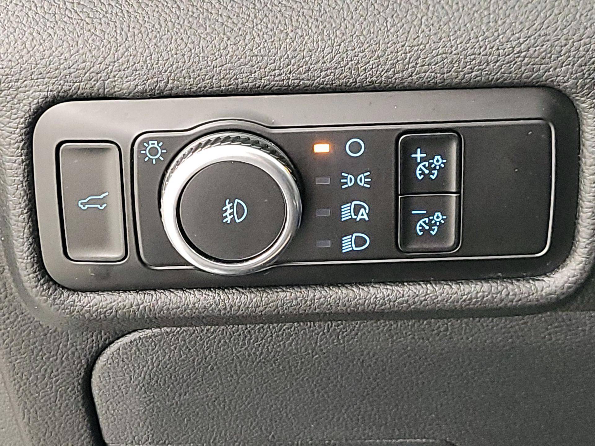 Thumbnail: 2023 Ford Explorer - 13