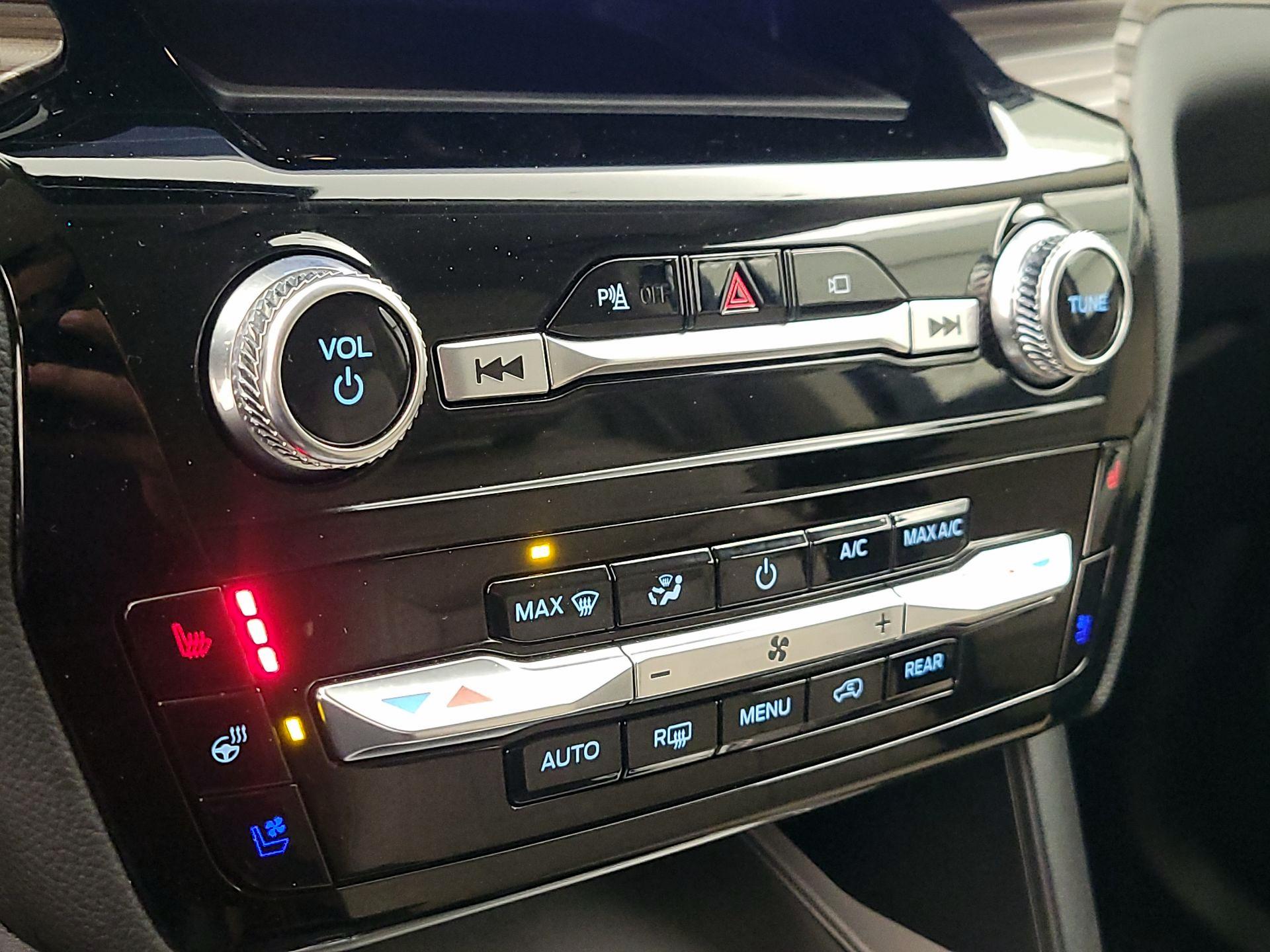 Thumbnail: 2023 Ford Explorer - 17