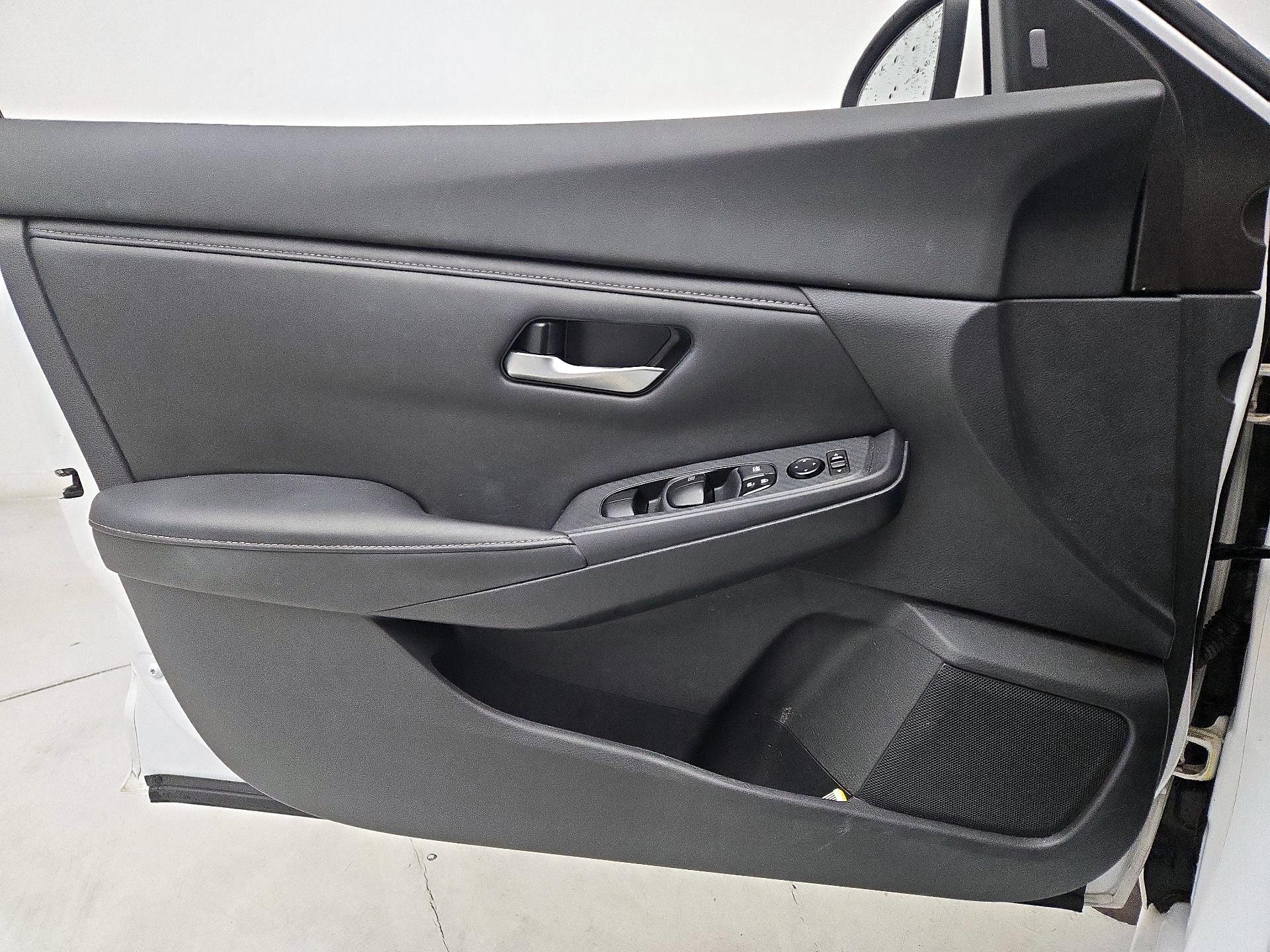 Thumbnail: 2022 Nissan Sentra - 12