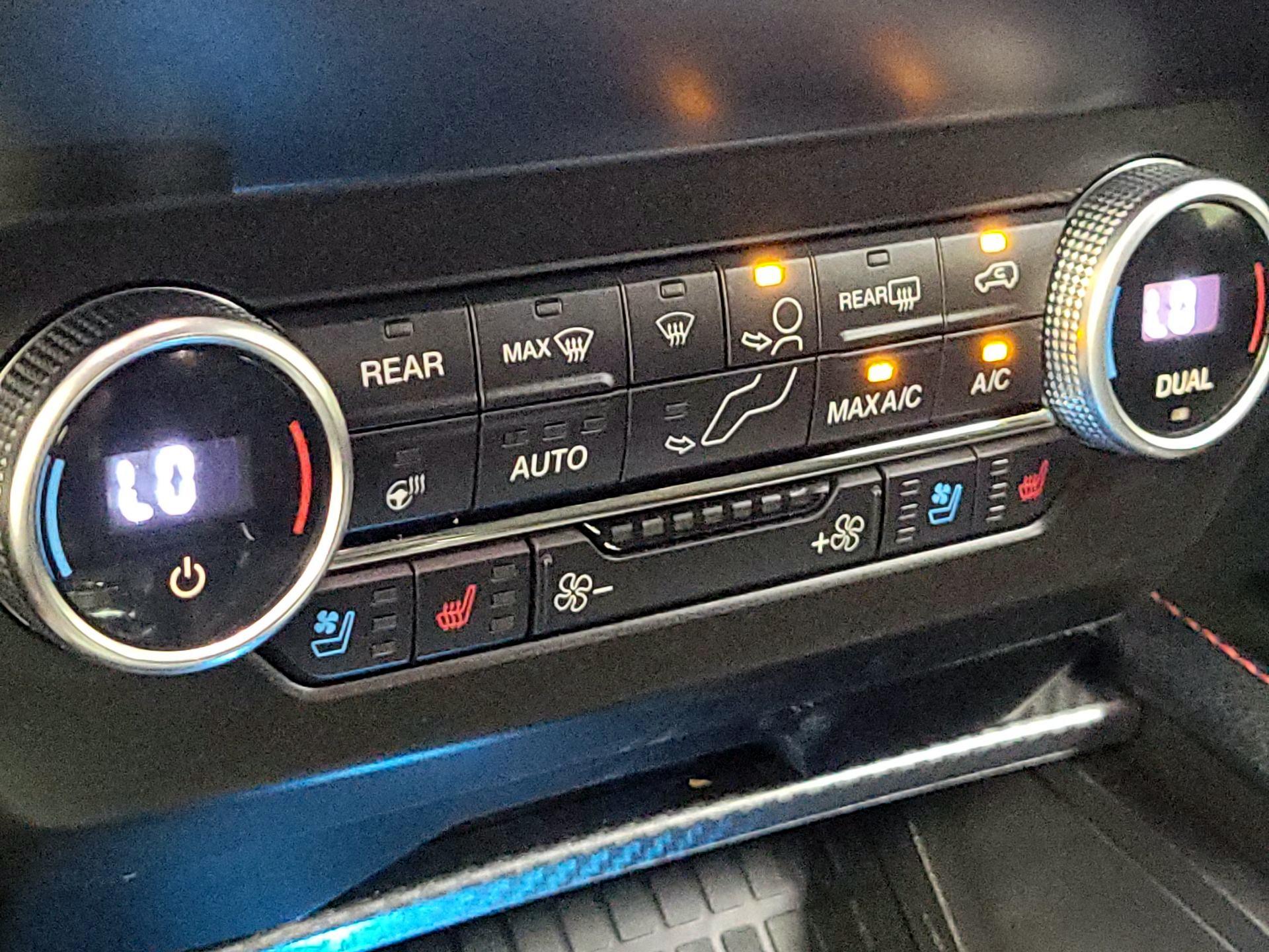 Thumbnail: 2020 Ford Expedition - 17