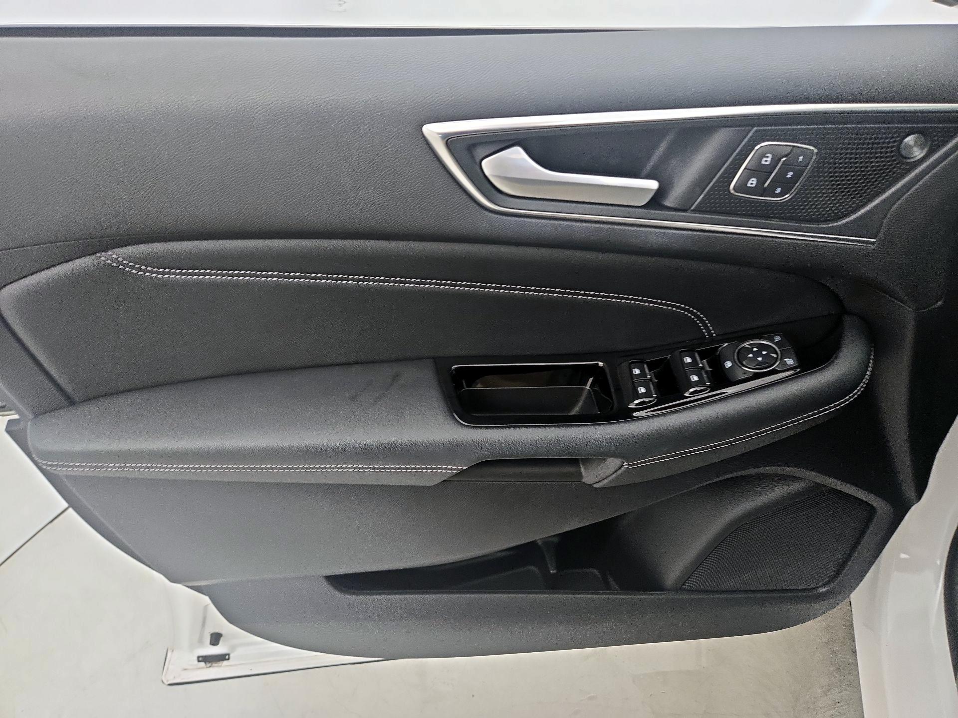 Thumbnail: 2019 Ford Edge - 12