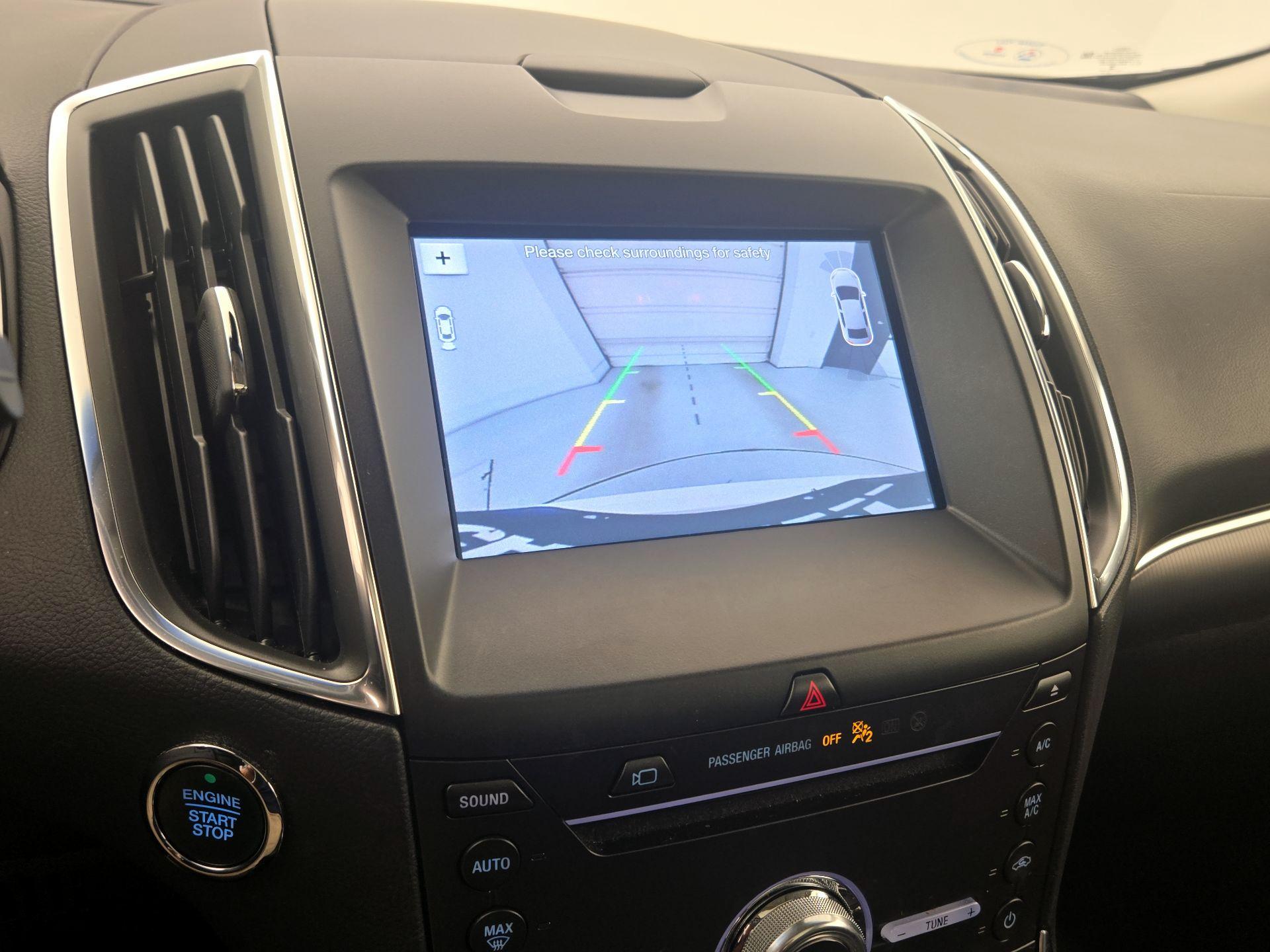 Thumbnail: 2019 Ford Edge - 15