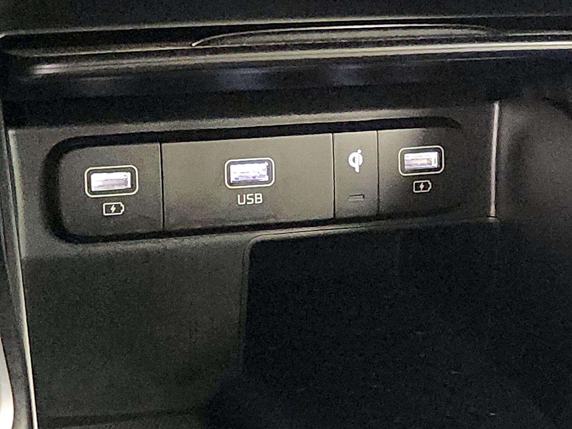 Thumbnail: 2022 Kia Sorento - 19