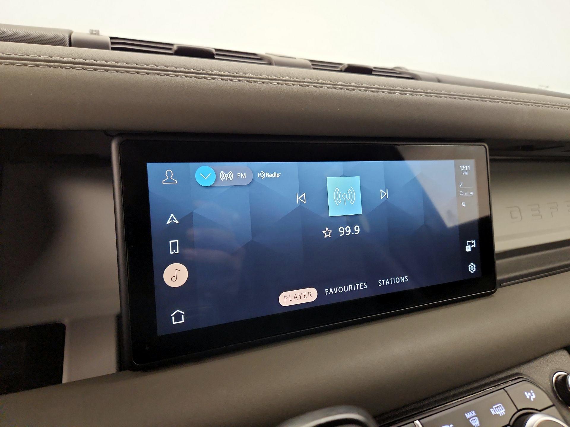 Thumbnail: 2022 Land Rover Defender - 15