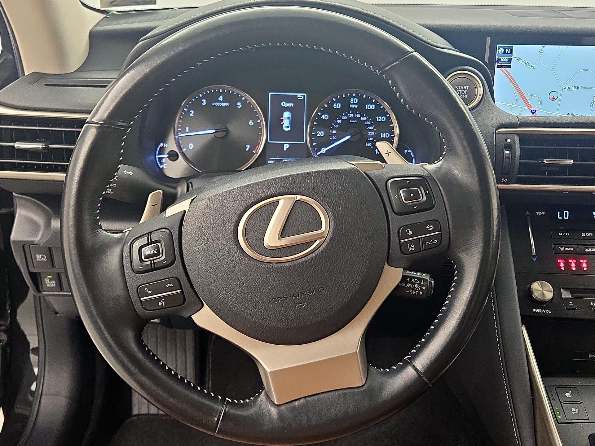 Thumbnail: 2018 Lexus IS - 10