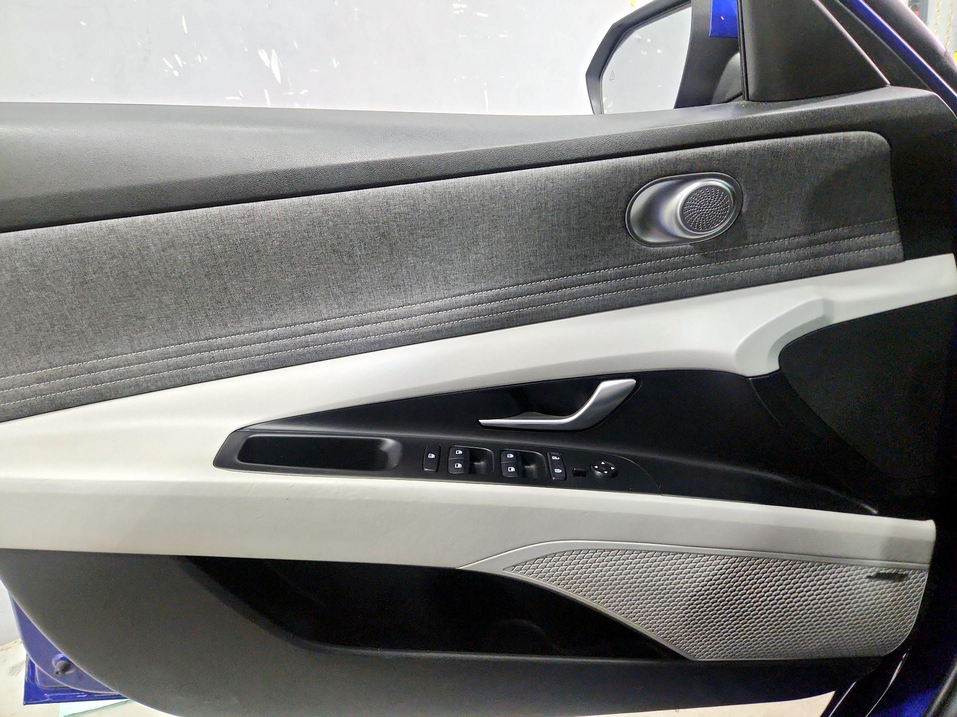 Thumbnail: 2021 Hyundai Elantra - 12