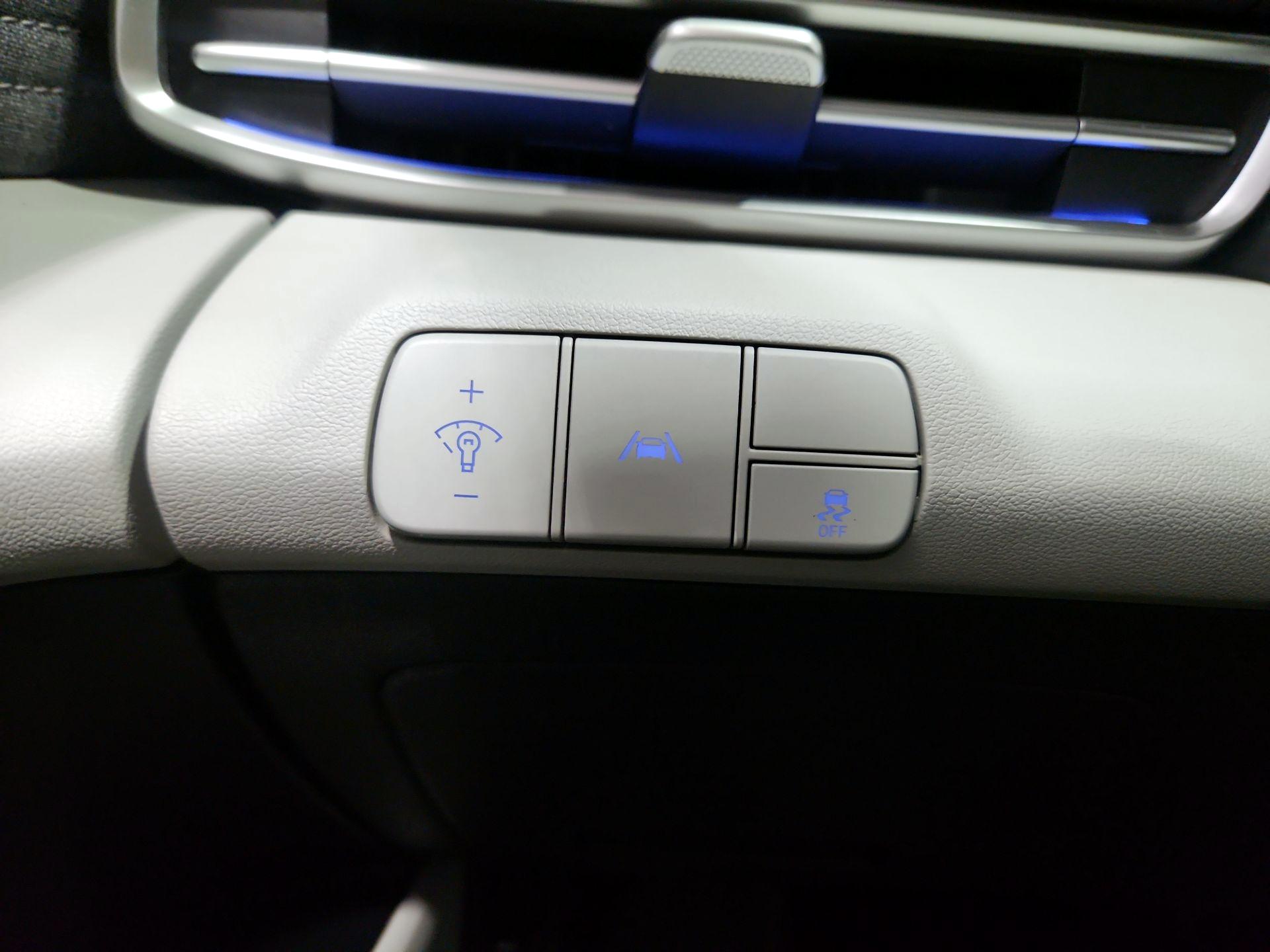 Thumbnail: 2021 Hyundai Elantra - 13