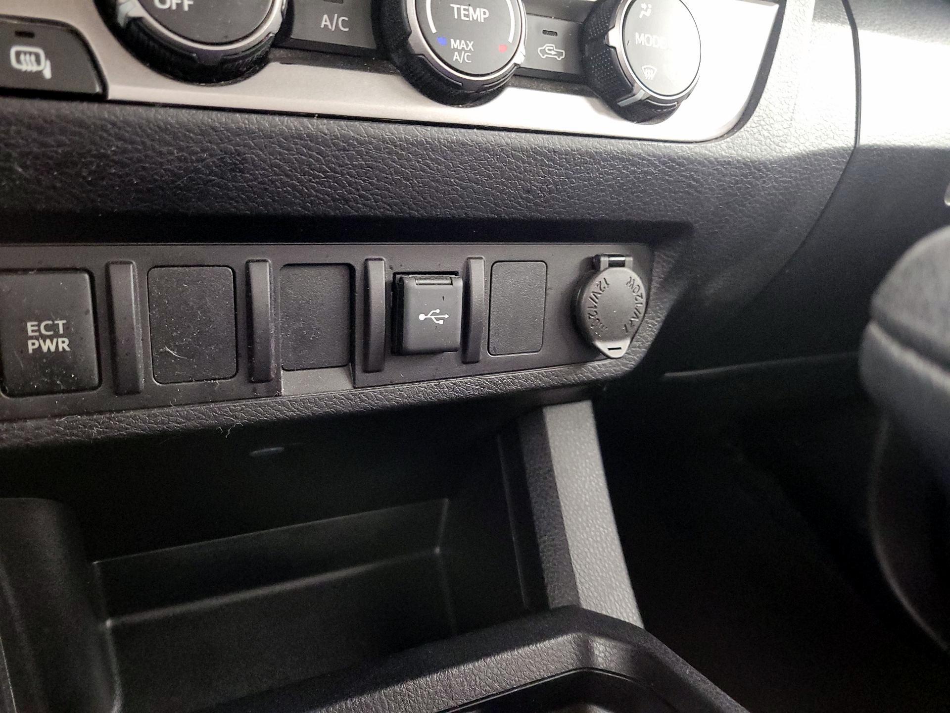 Thumbnail: 2022 Toyota Tacoma - 18