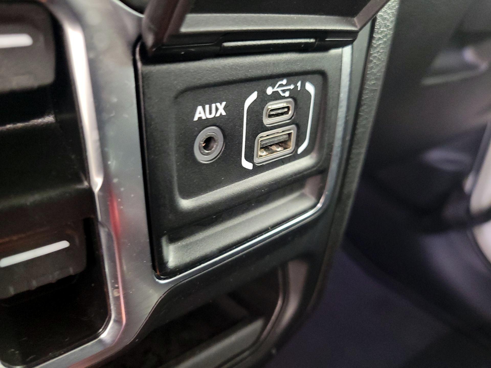 Thumbnail: 2023 Jeep Wrangler - 19