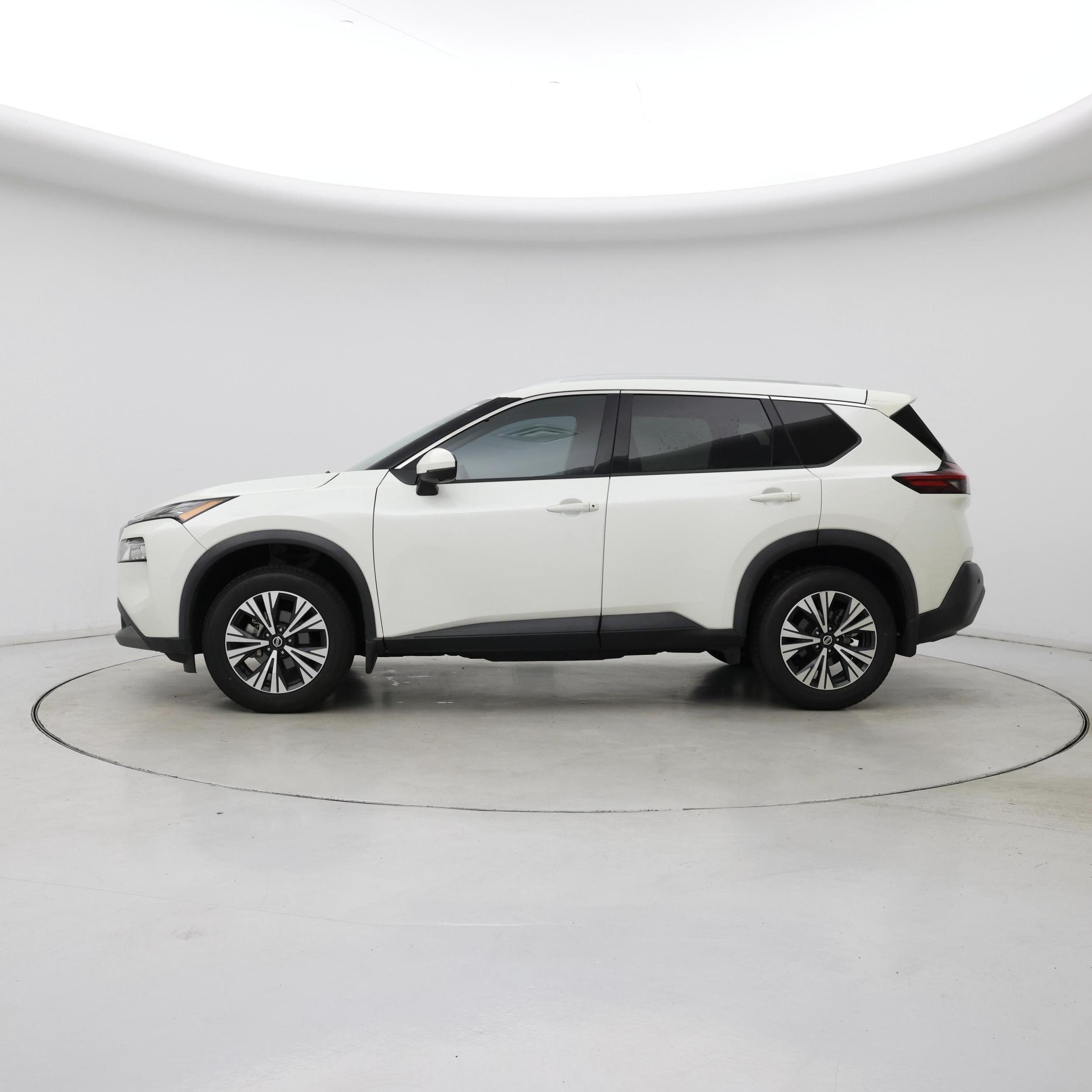 Thumbnail: 2021 Nissan Rogue - 3