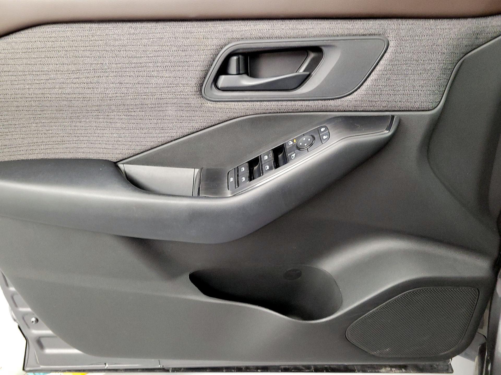 Thumbnail: 2023 Nissan Rogue - 12