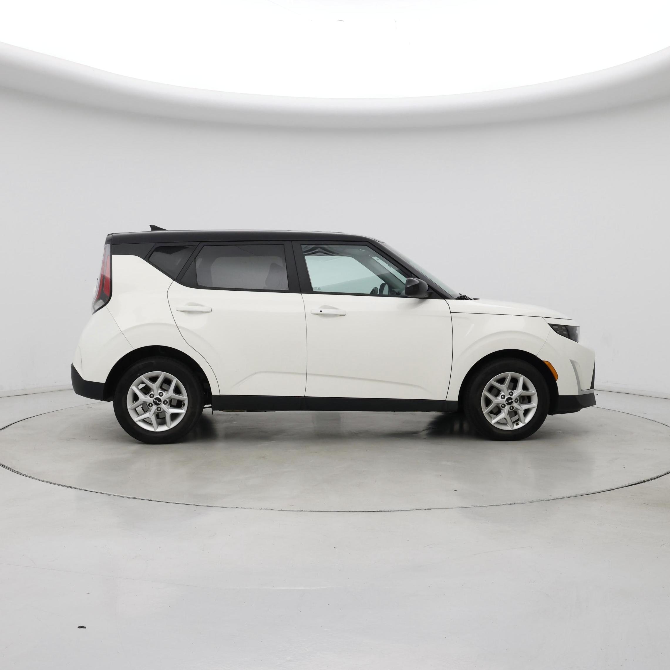 Thumbnail: 2023 Kia Soul - 7