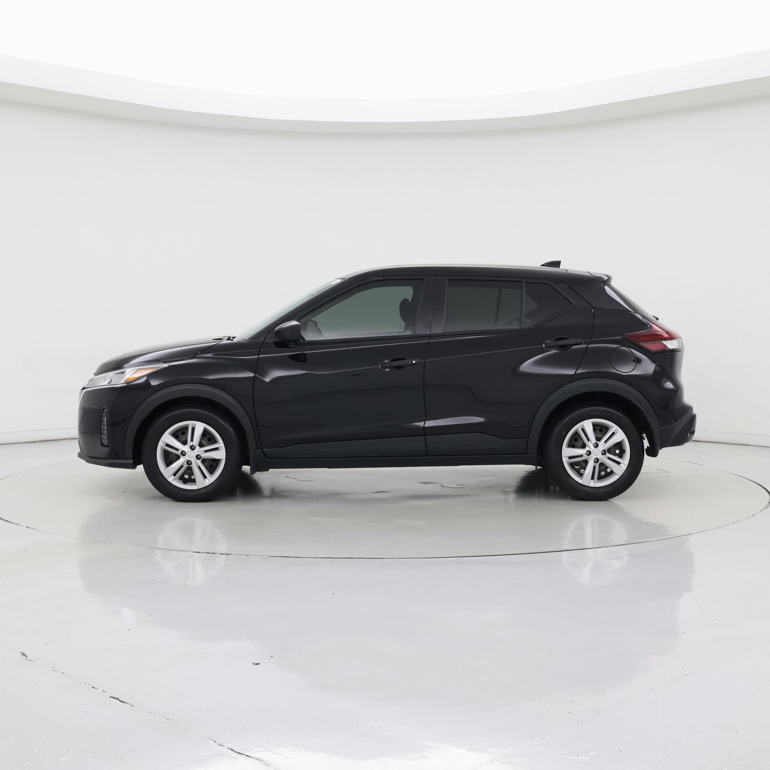 Thumbnail: 2023 Nissan Kicks - 3