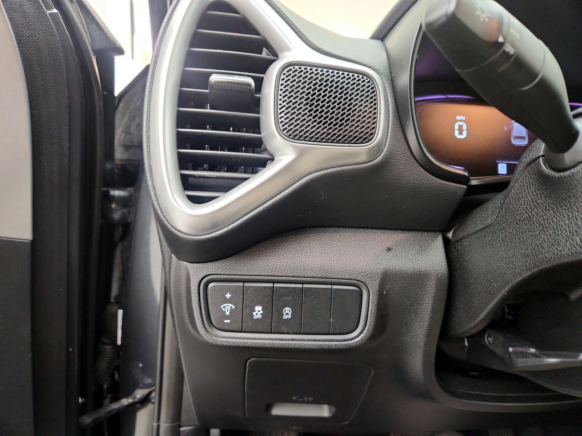 Thumbnail: 2023 Kia Soul - 13