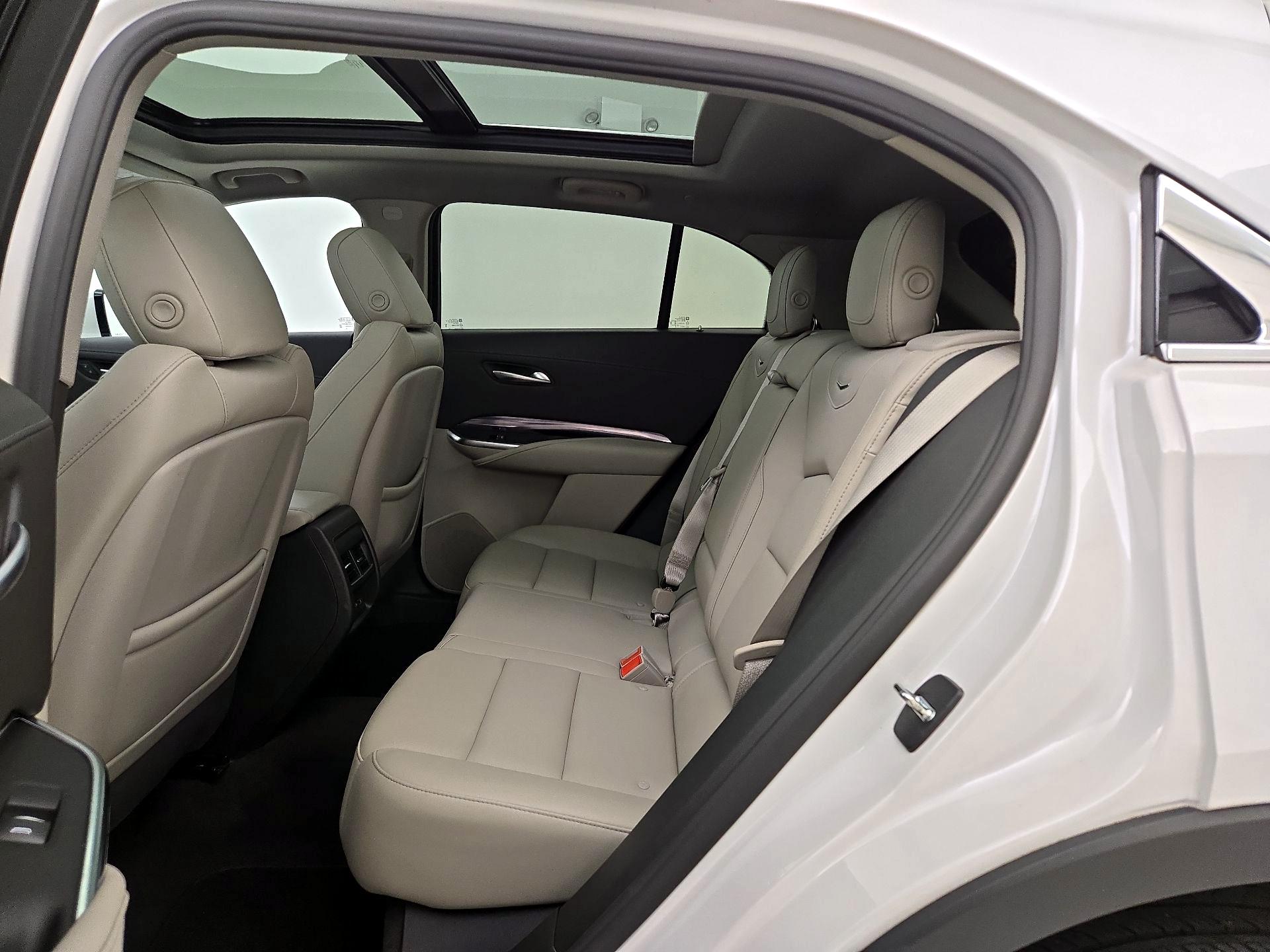 Thumbnail: 2022 Cadillac XT4 - 20