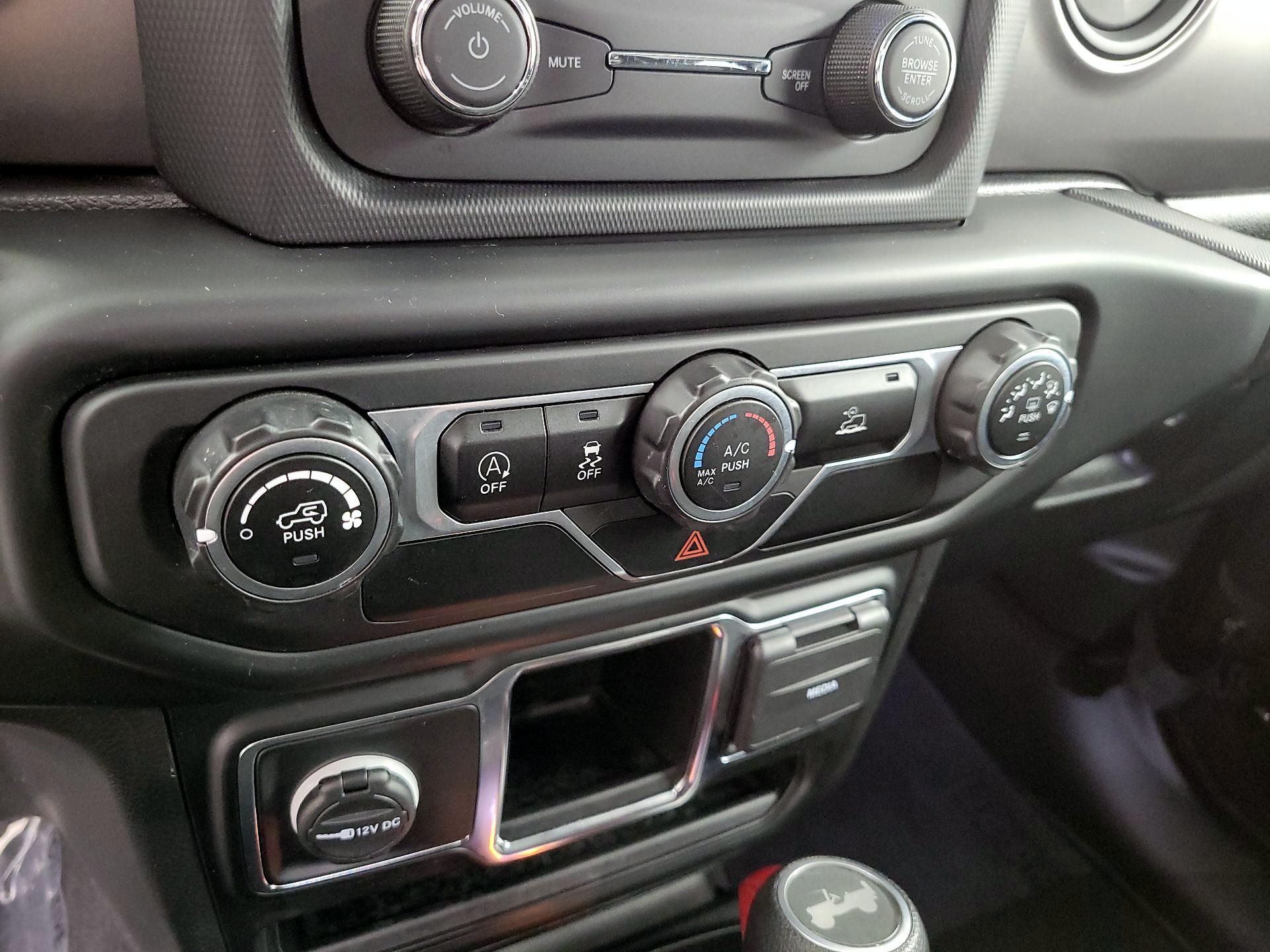 Thumbnail: 2021 Jeep Wrangler - 16