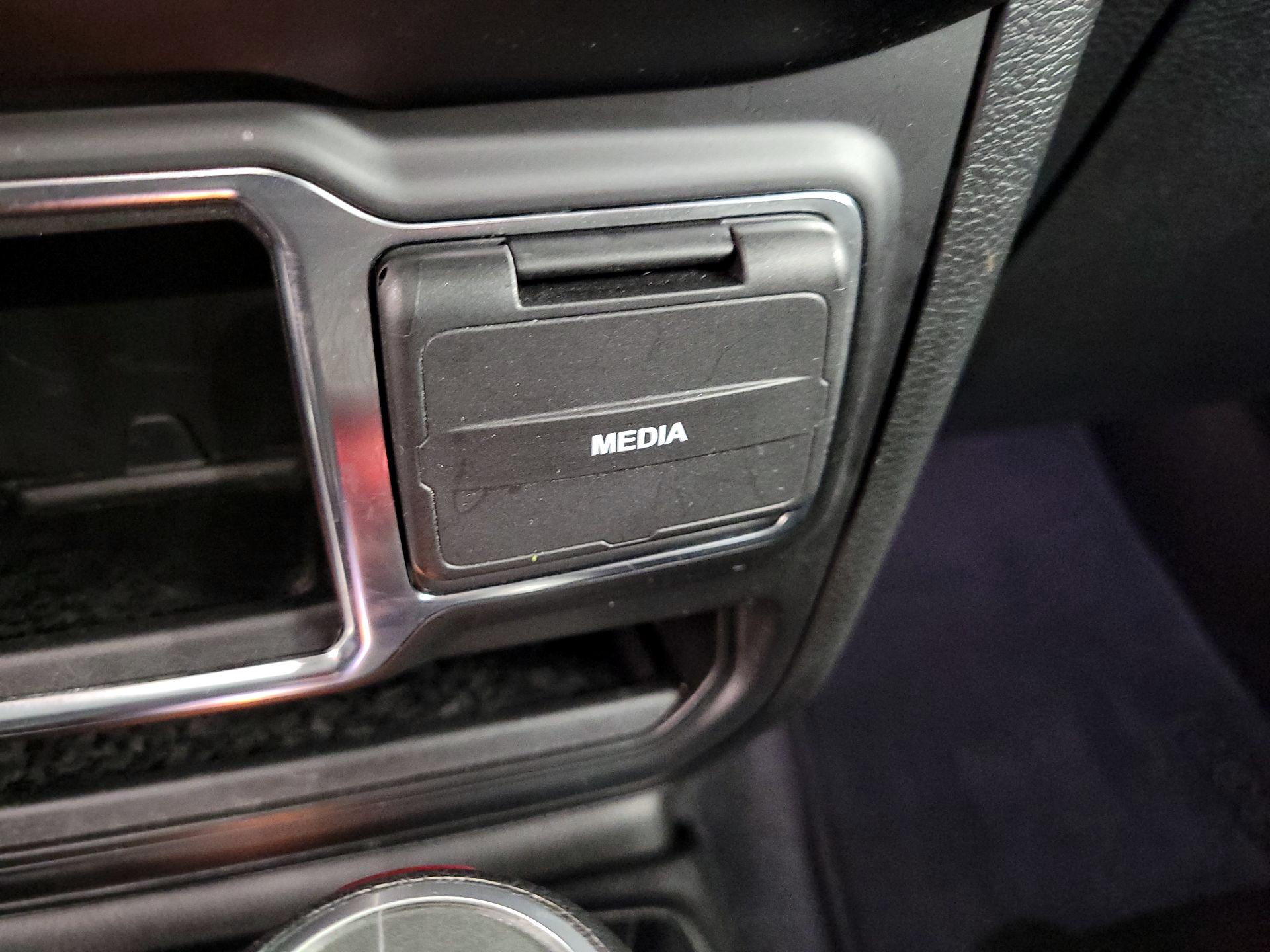 Thumbnail: 2021 Jeep Wrangler - 18