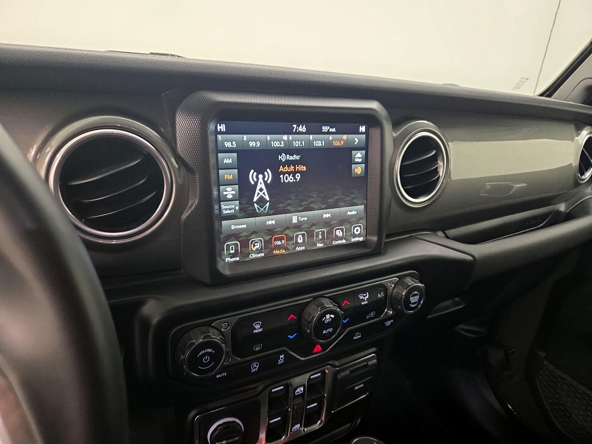 Thumbnail: 2022 Jeep Wrangler - 16